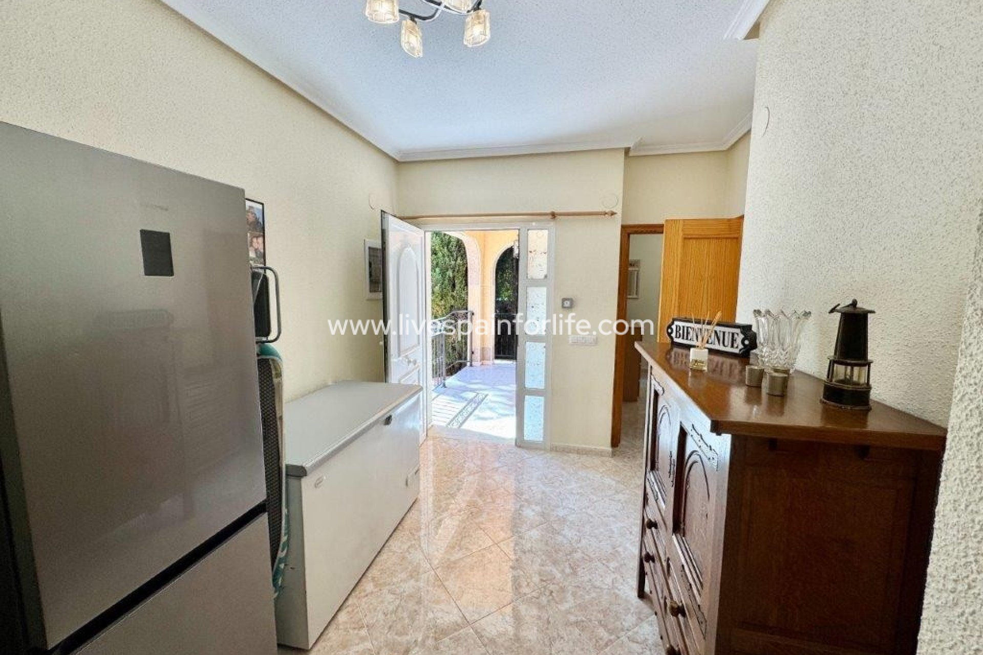 Resale - Country Property -
Dolores