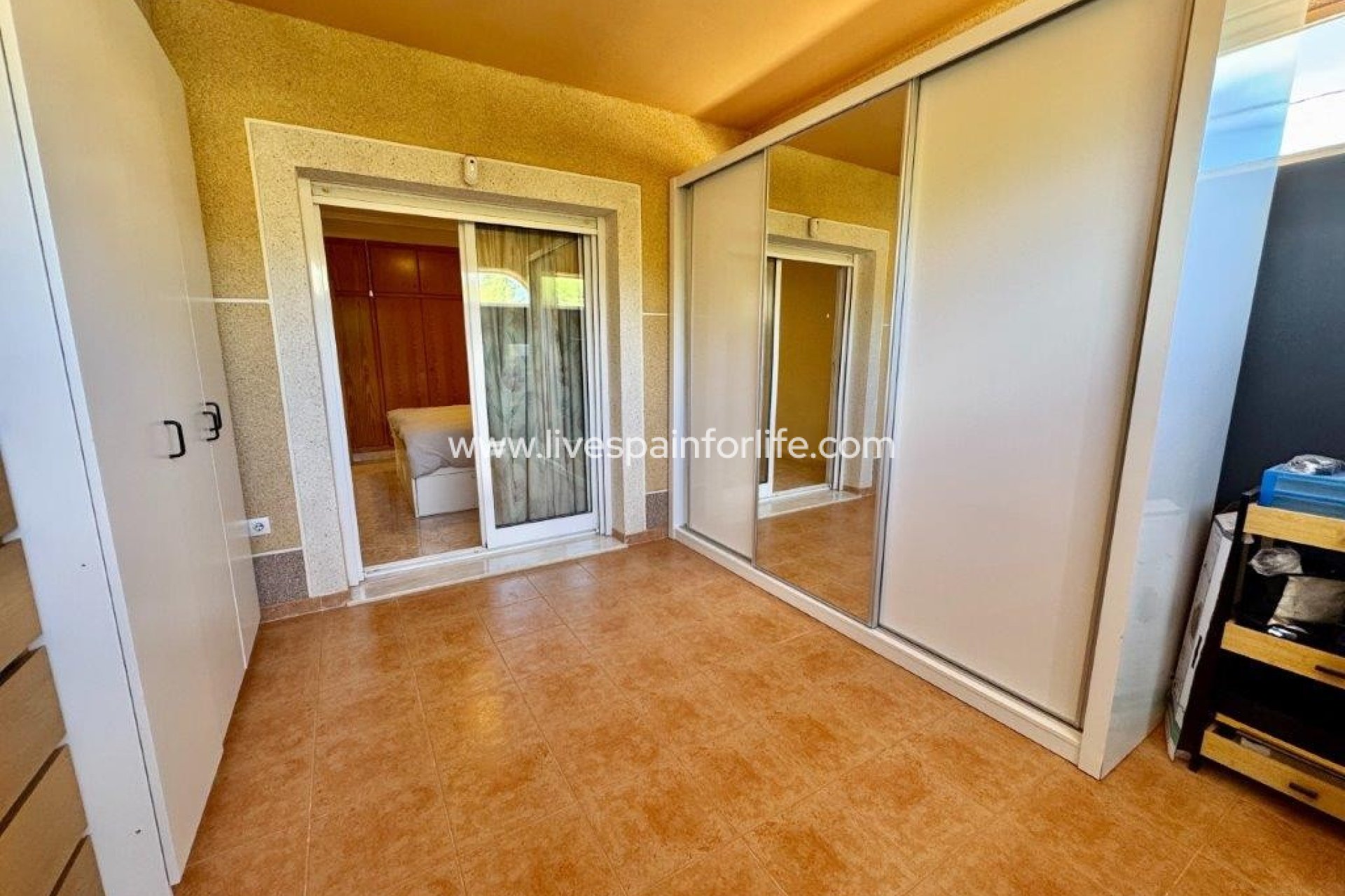 Resale - Country Property -
Dolores