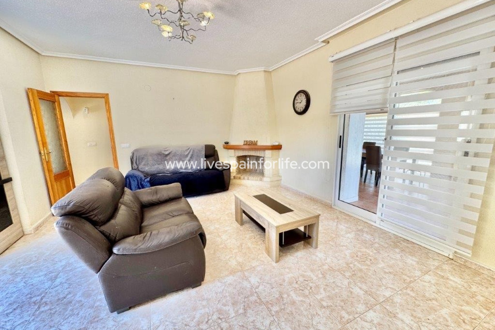 Resale - Country Property -
Dolores