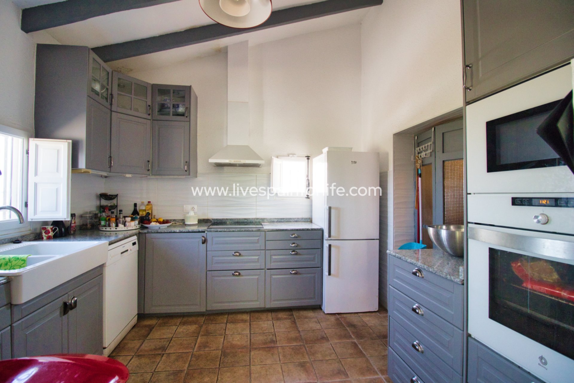 Resale - Country Property -
Dolores