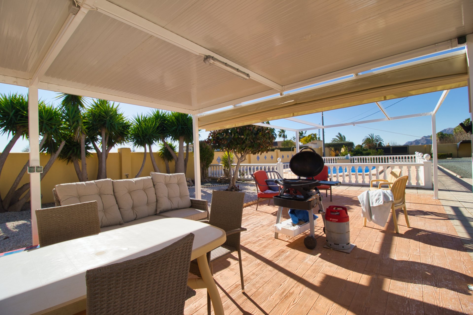 Resale - Country Property -
Dolores