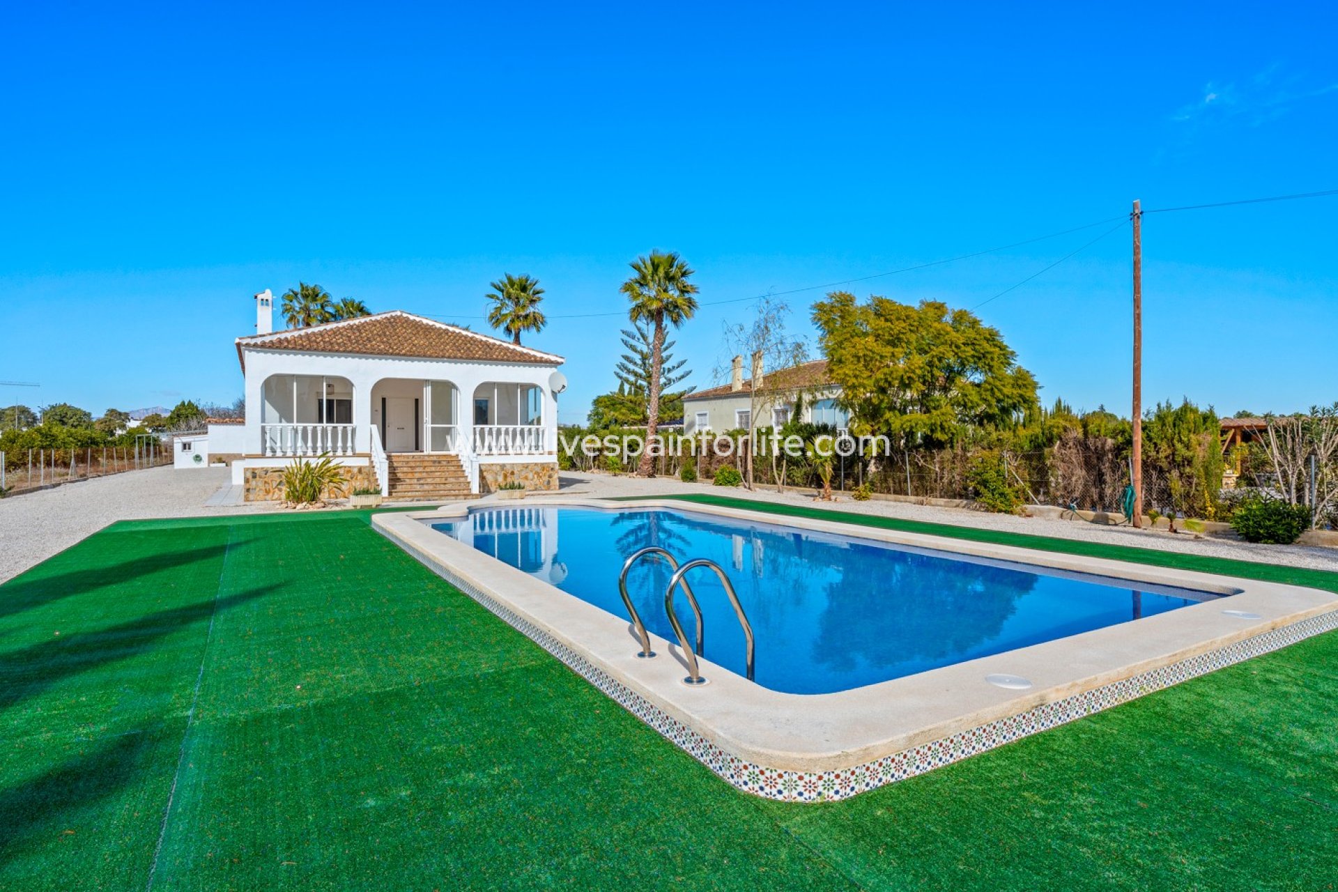 Resale - Country Property -
Dolores