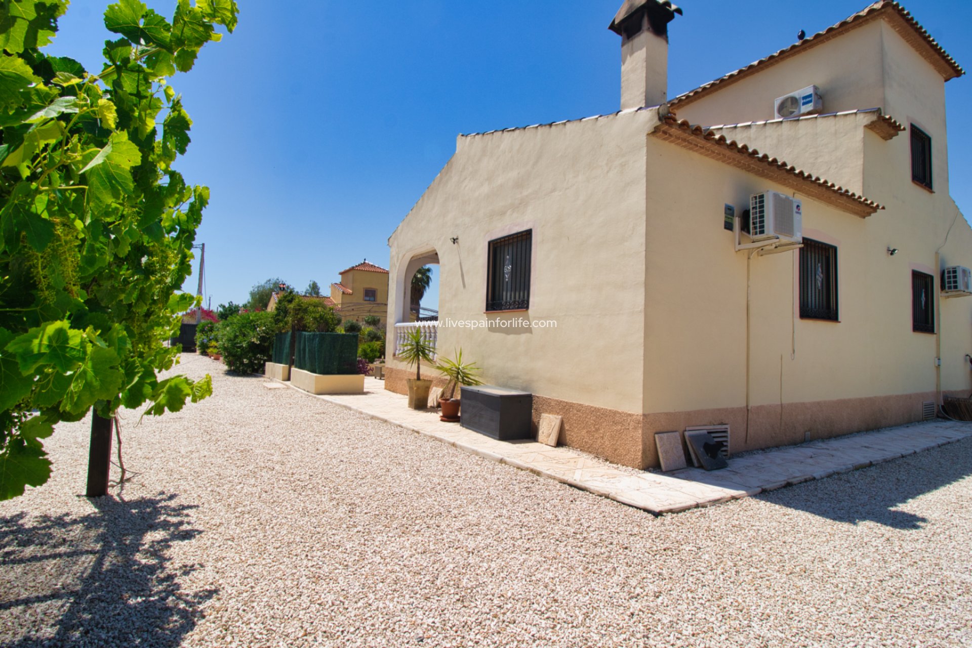 Resale - Country Property -
Dolores