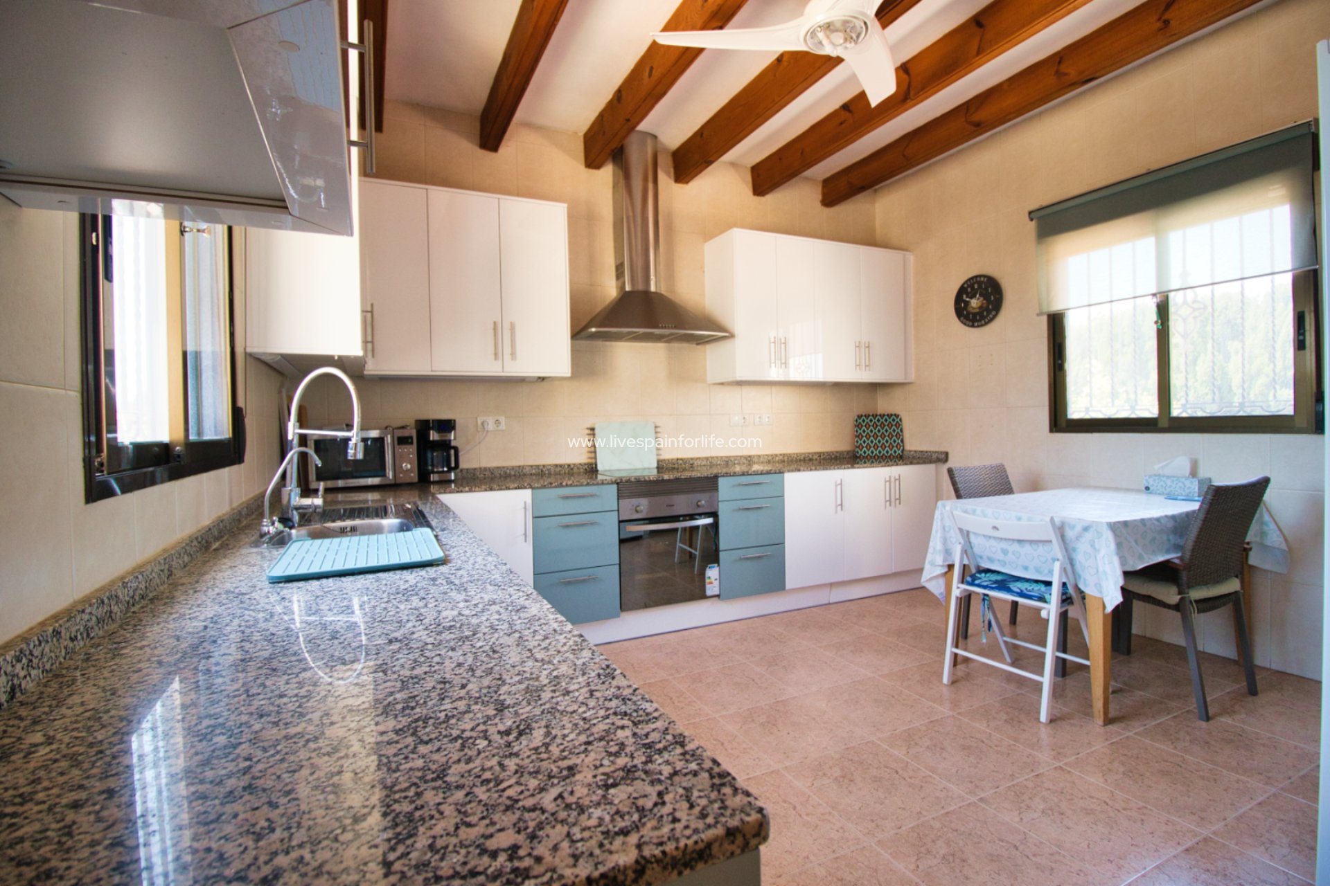 Resale - Country Property -
Dolores