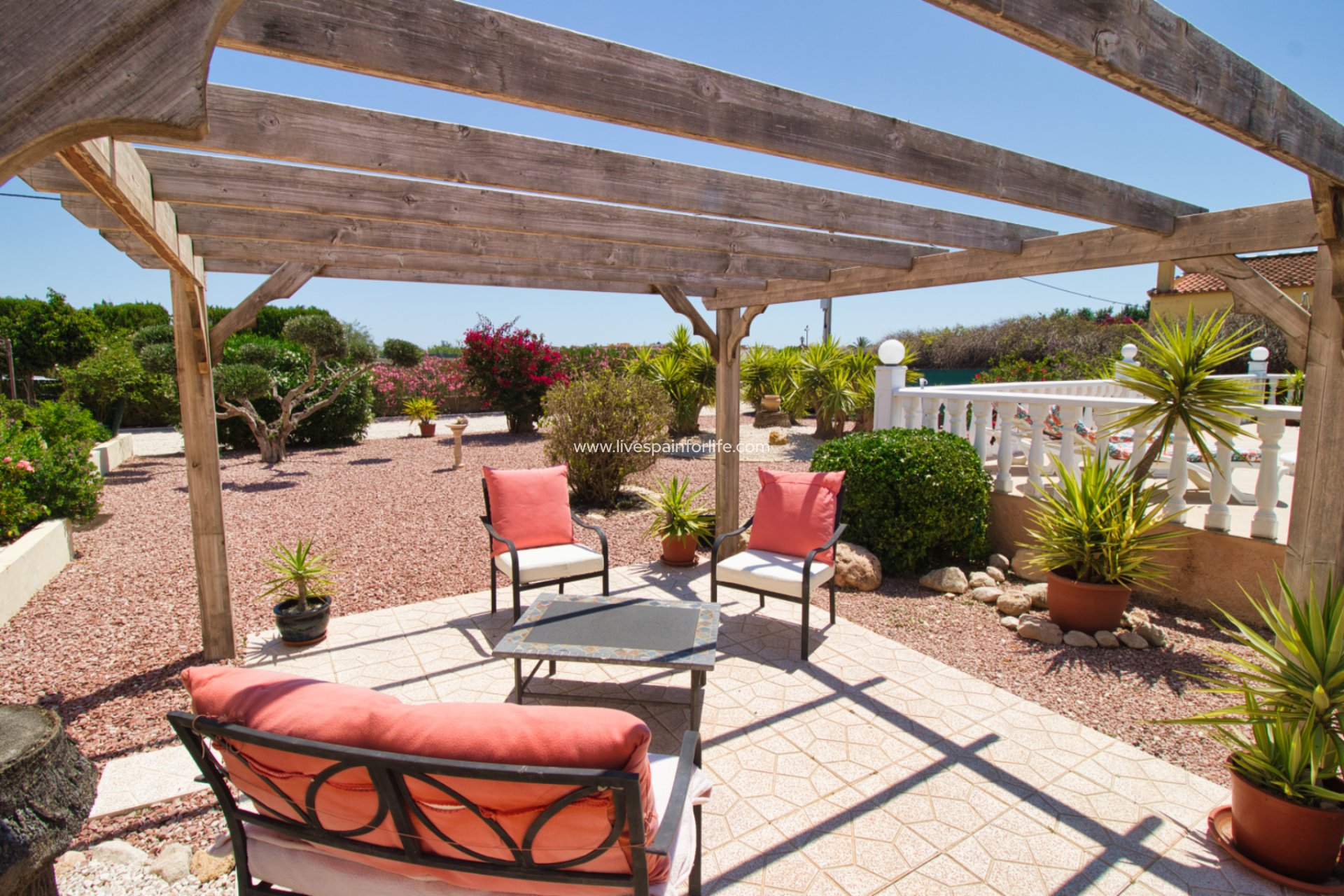 Resale - Country Property -
Dolores