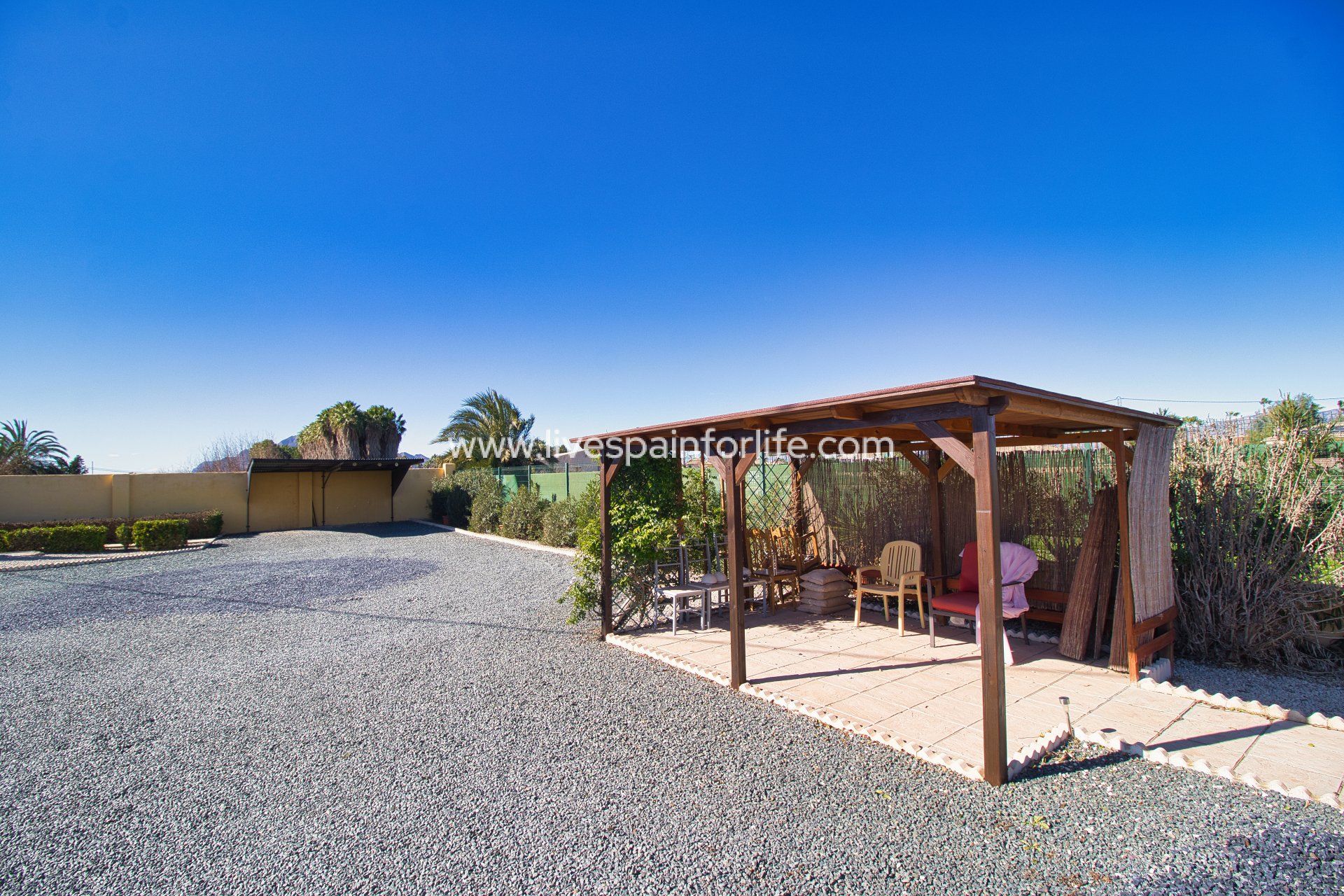 Resale - Country Property -
Dolores