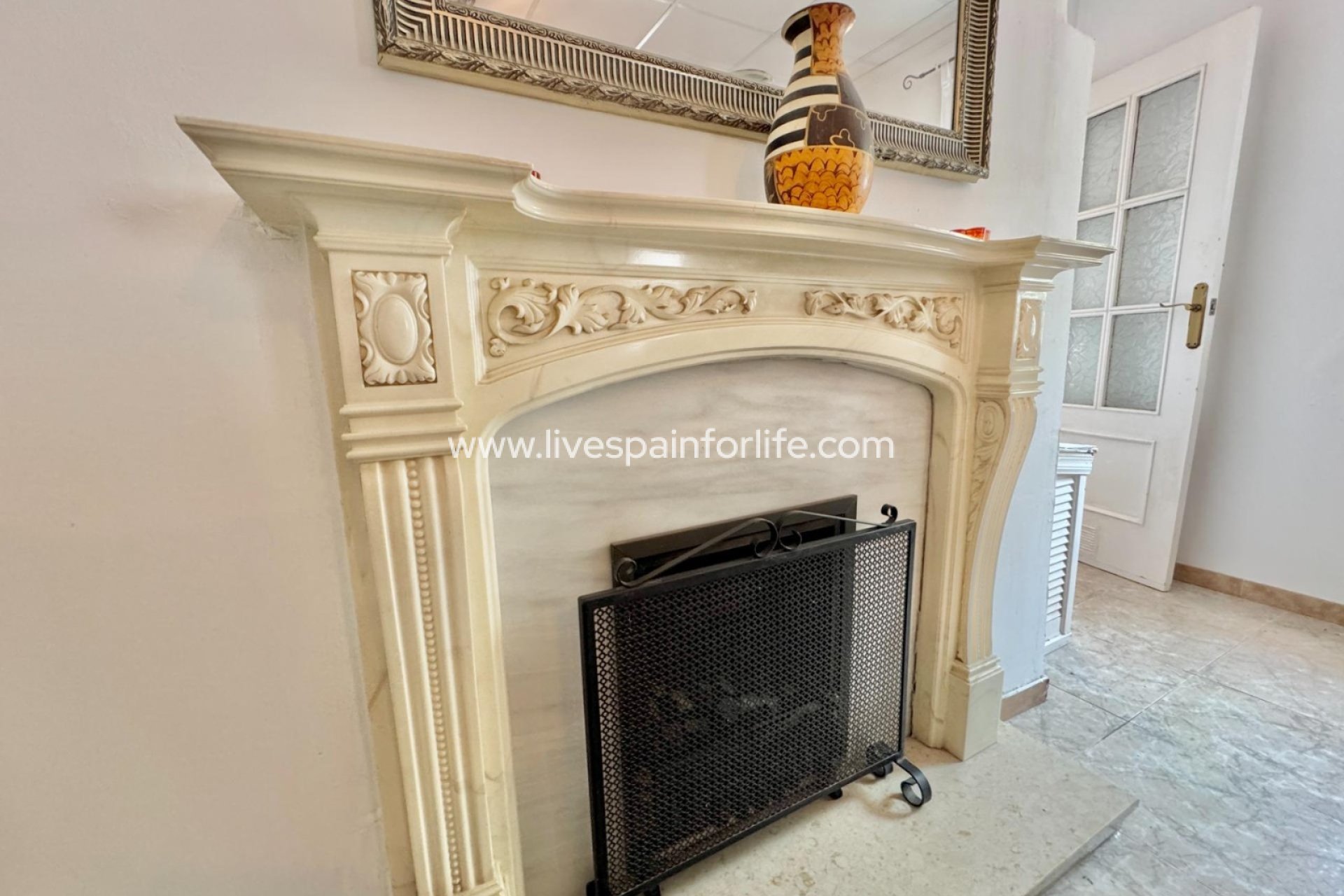 Resale - Country Property -
Dolores