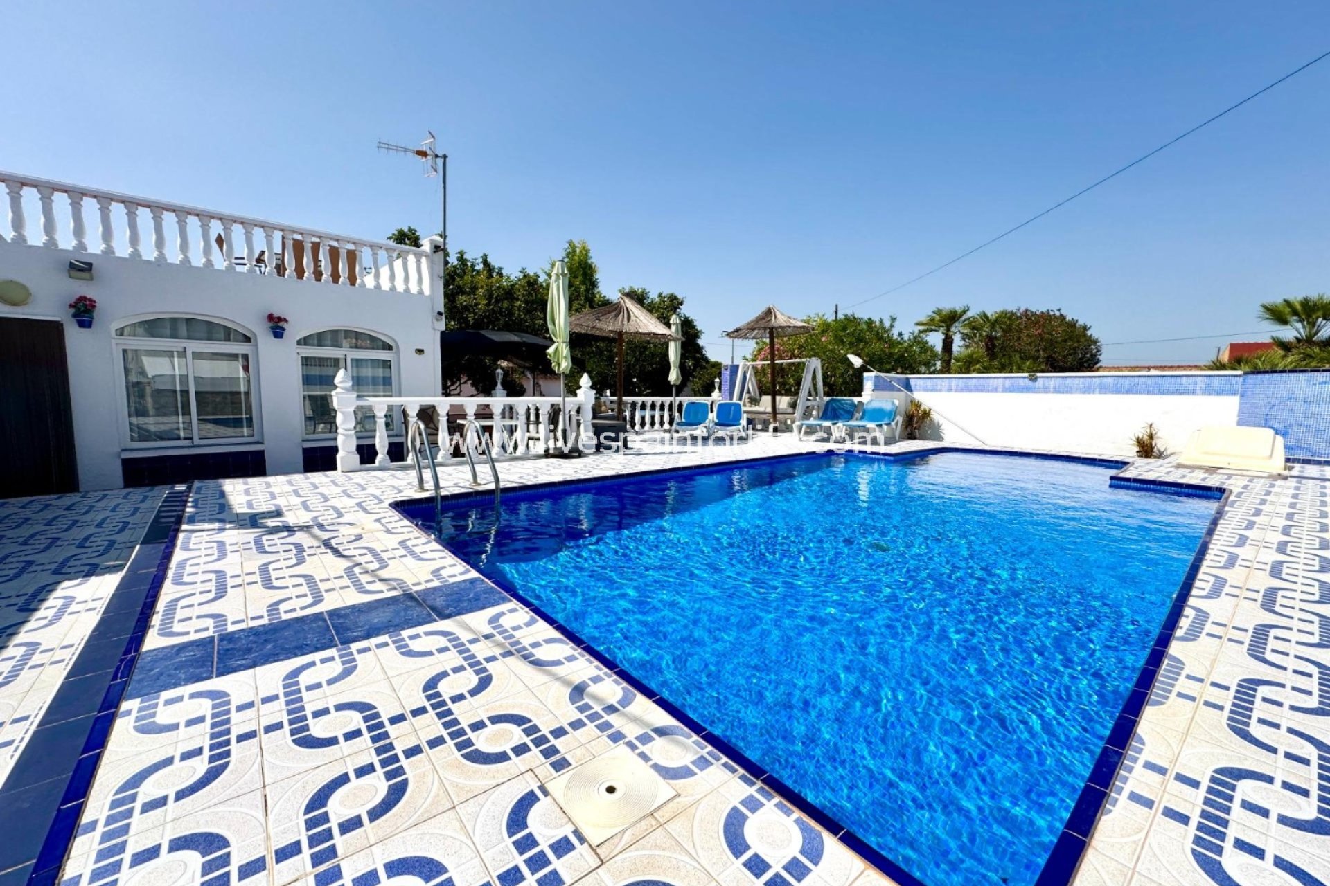 Resale - Country Property -
Dolores