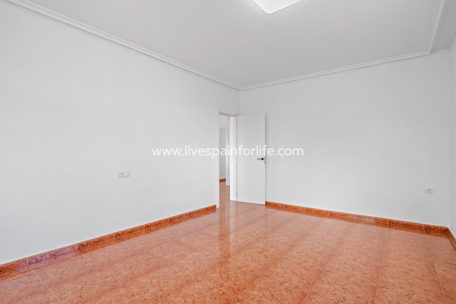 Resale - Country Property -
Dolores