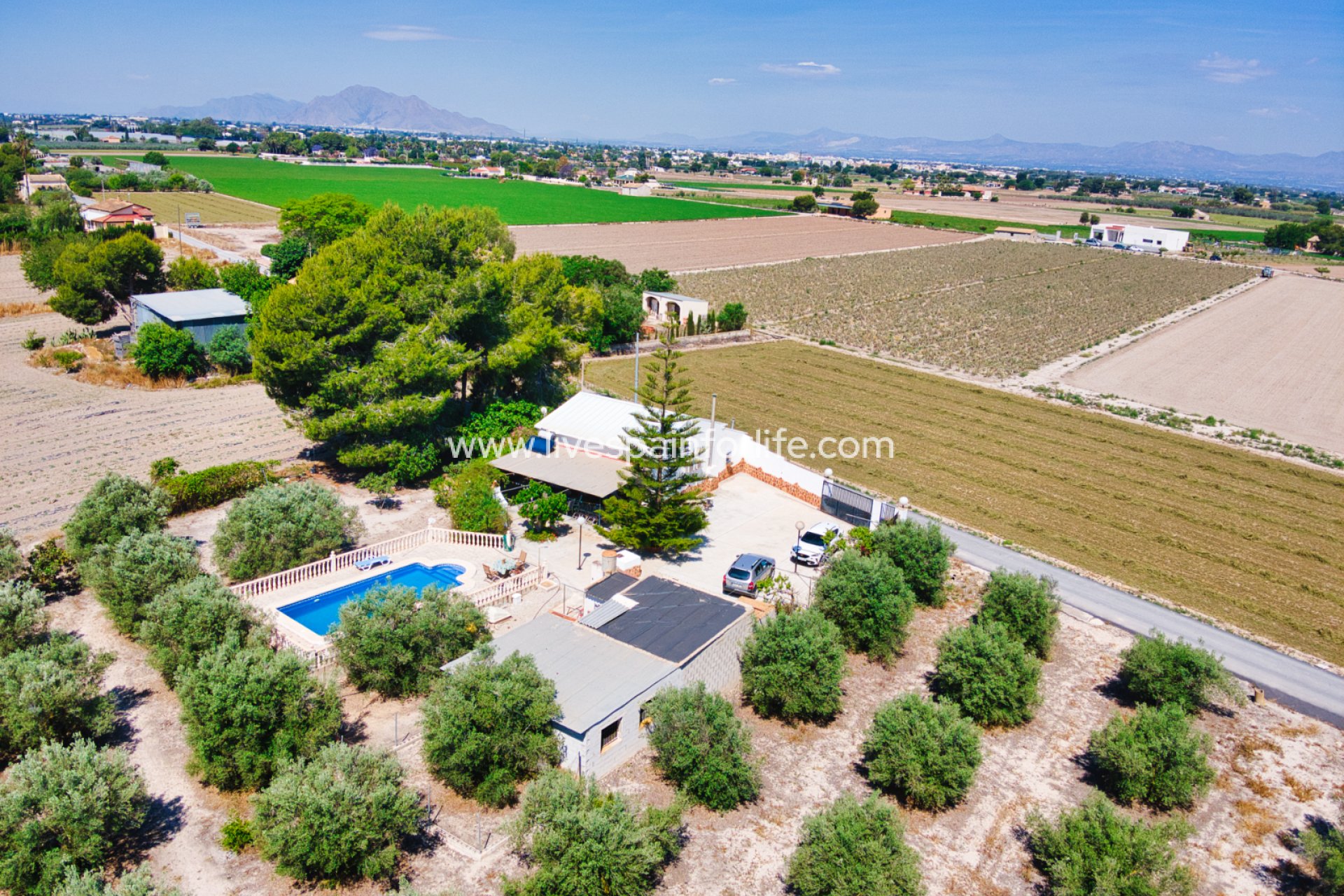 Resale - Country Property -
Dolores