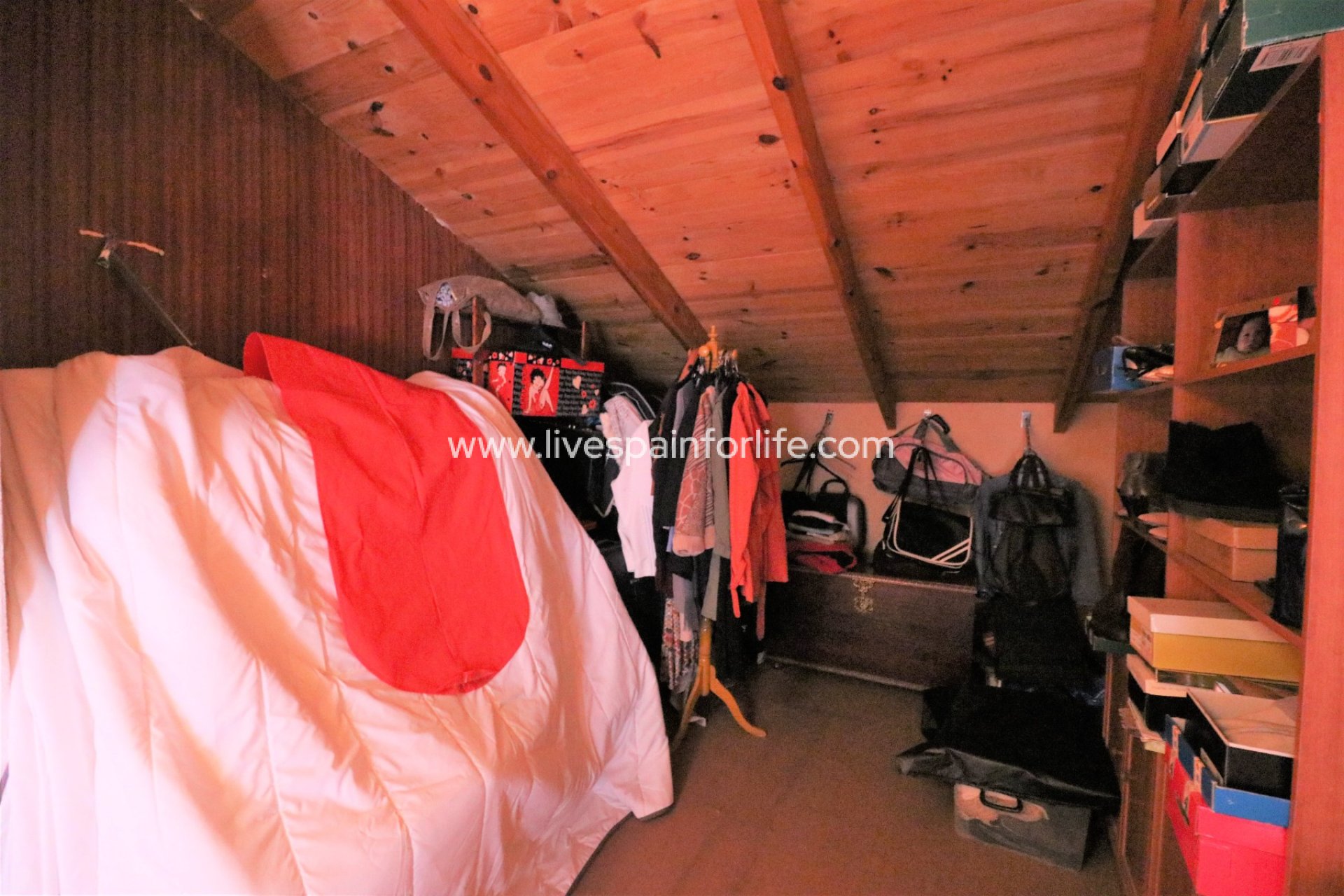 Resale - Country Property -
Dolores