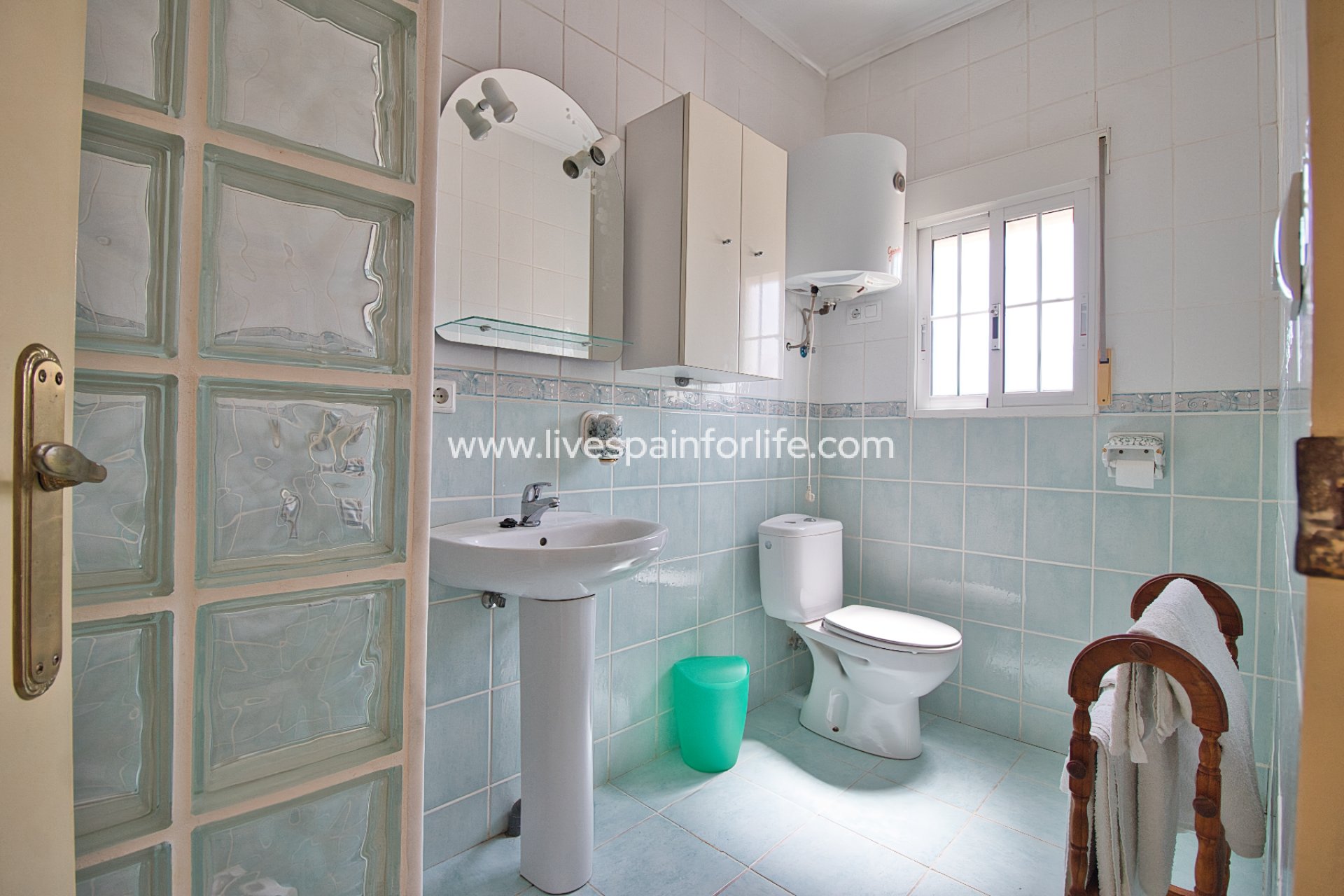 Resale - Country Property -
Dolores