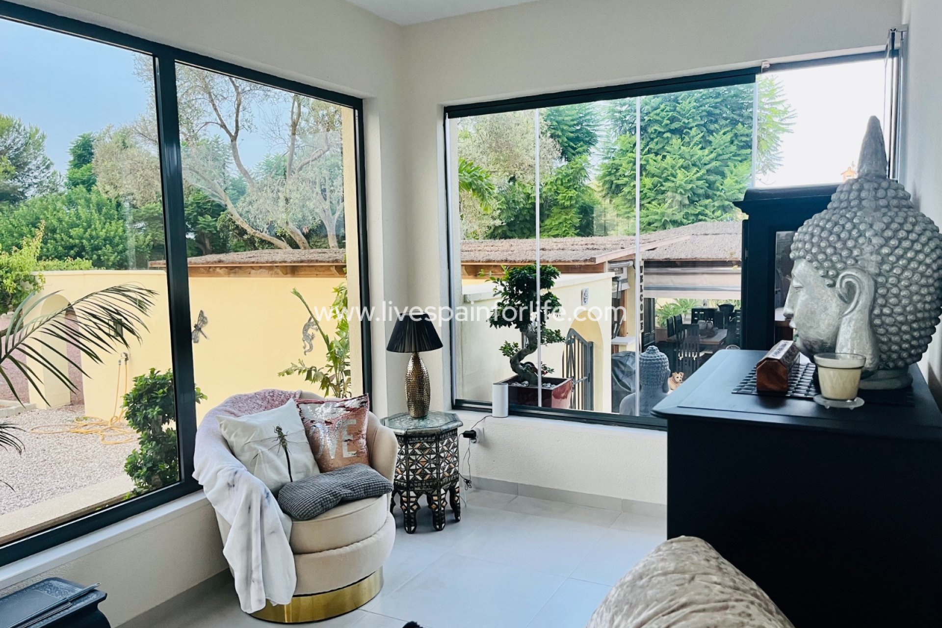 Resale - Country Property -
Dolores