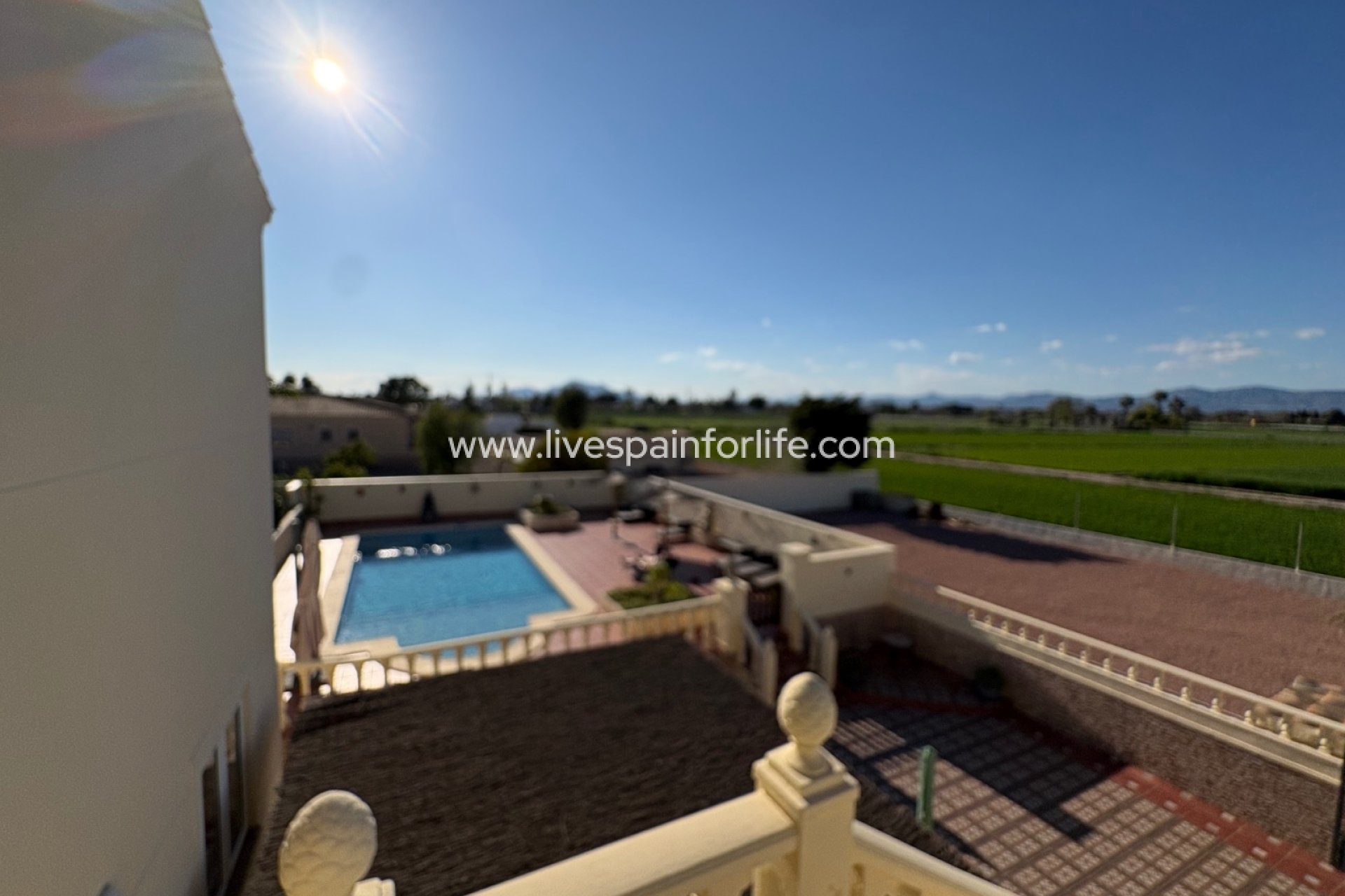 Resale - Country Property -
Dolores