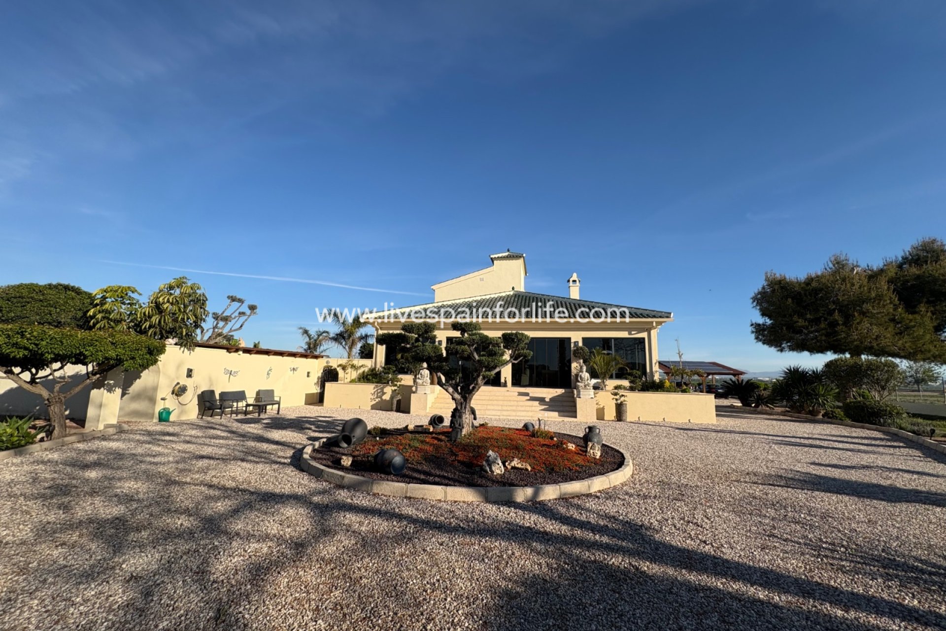 Resale - Country Property -
Dolores