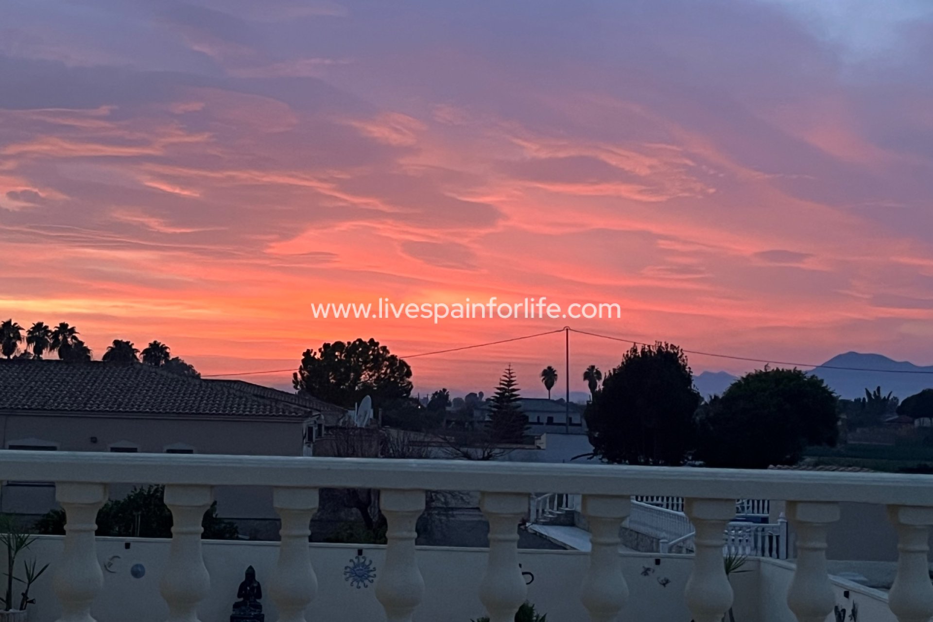 Resale - Country Property -
Dolores