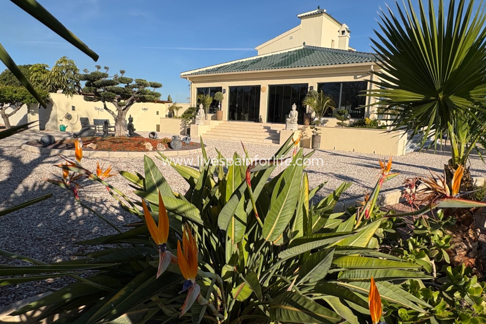 Resale - Country Property -
Dolores