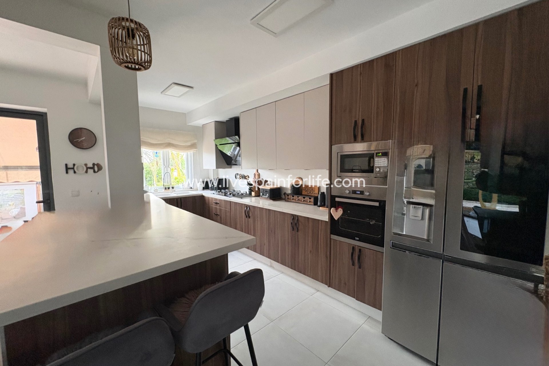 Resale - Country Property -
Dolores