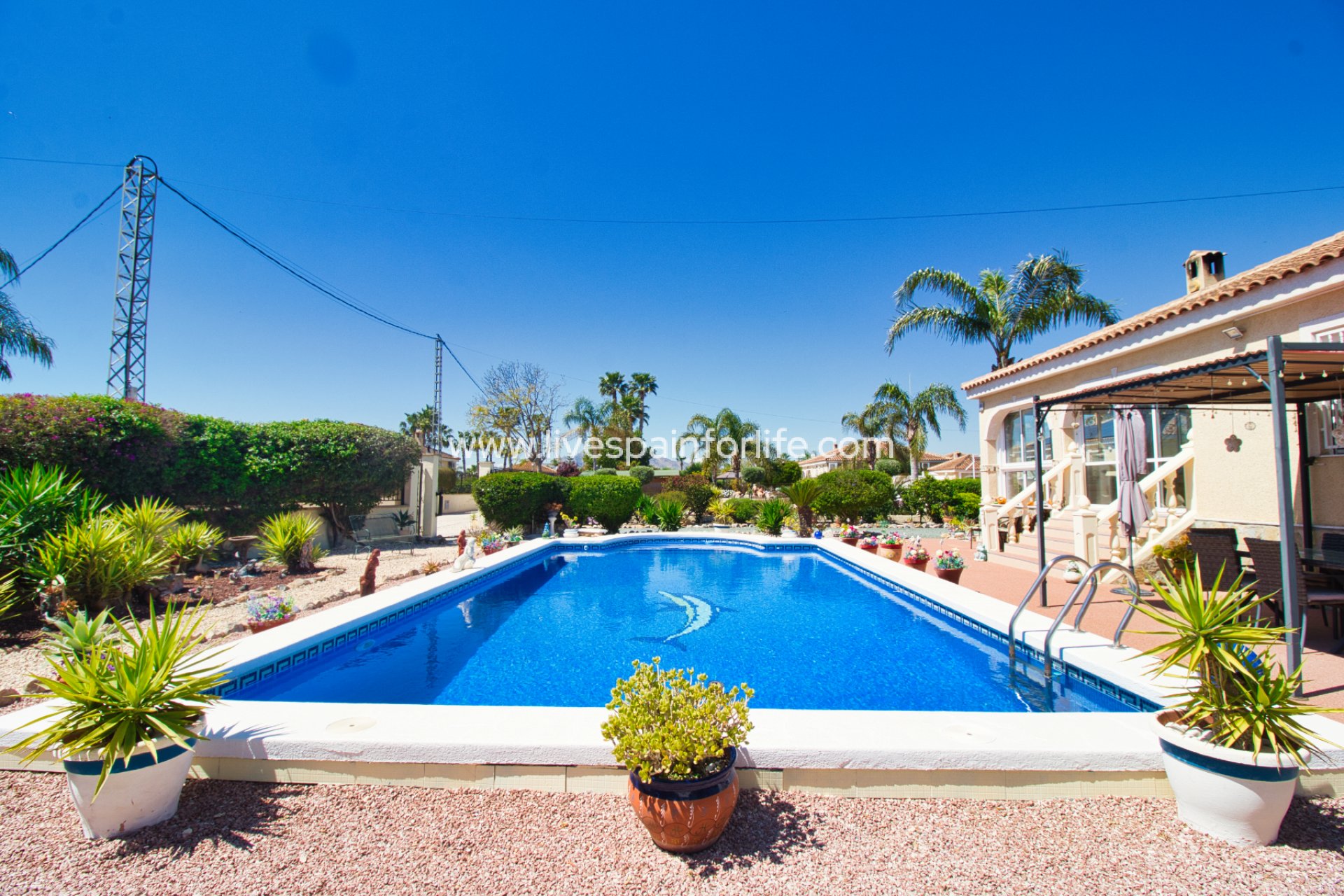 Resale - Country Property -
Dolores