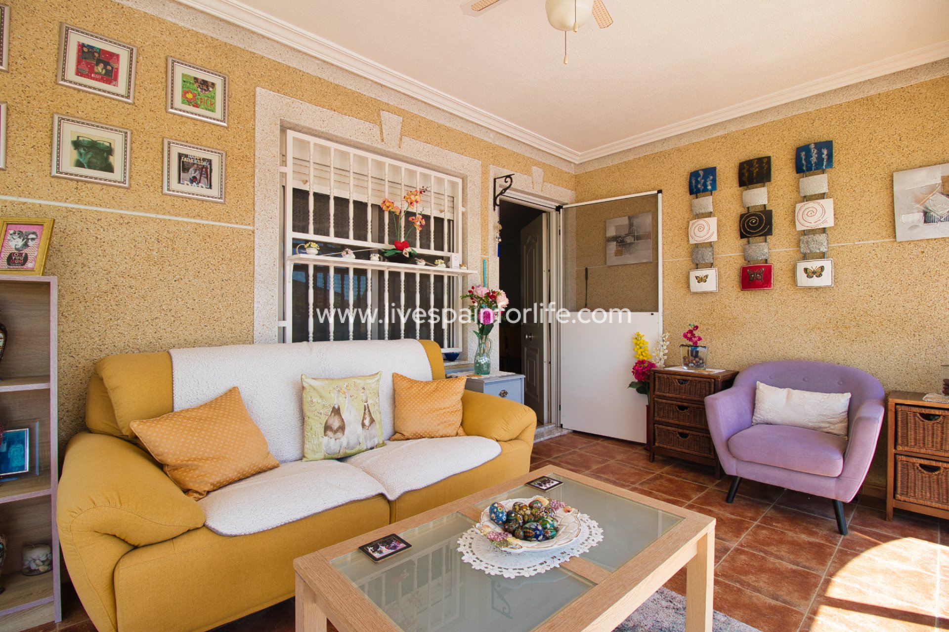 Resale - Country Property -
Dolores