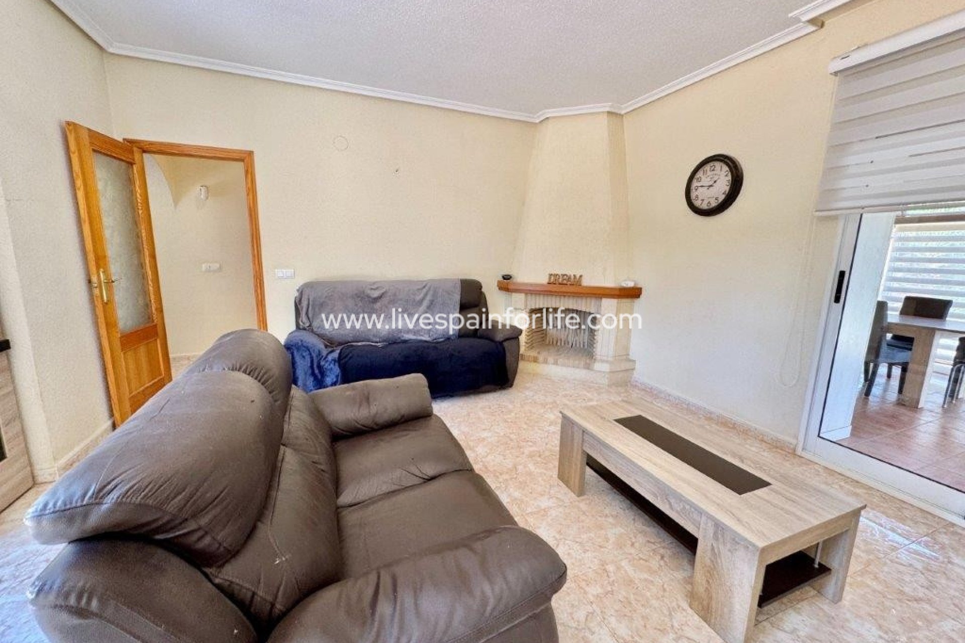 Resale - Country Property -
Dolores