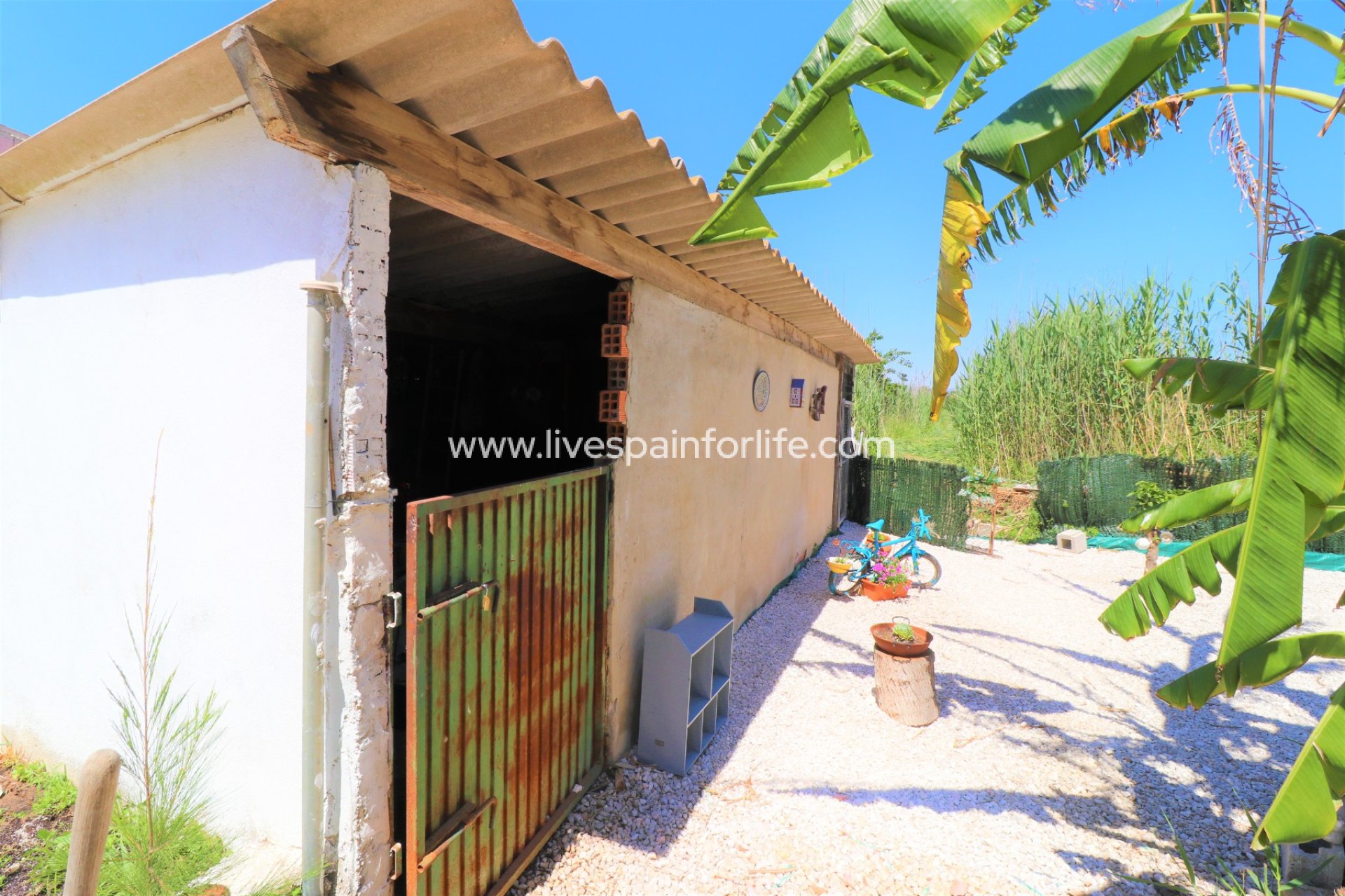 Resale - Country Property -
Dolores