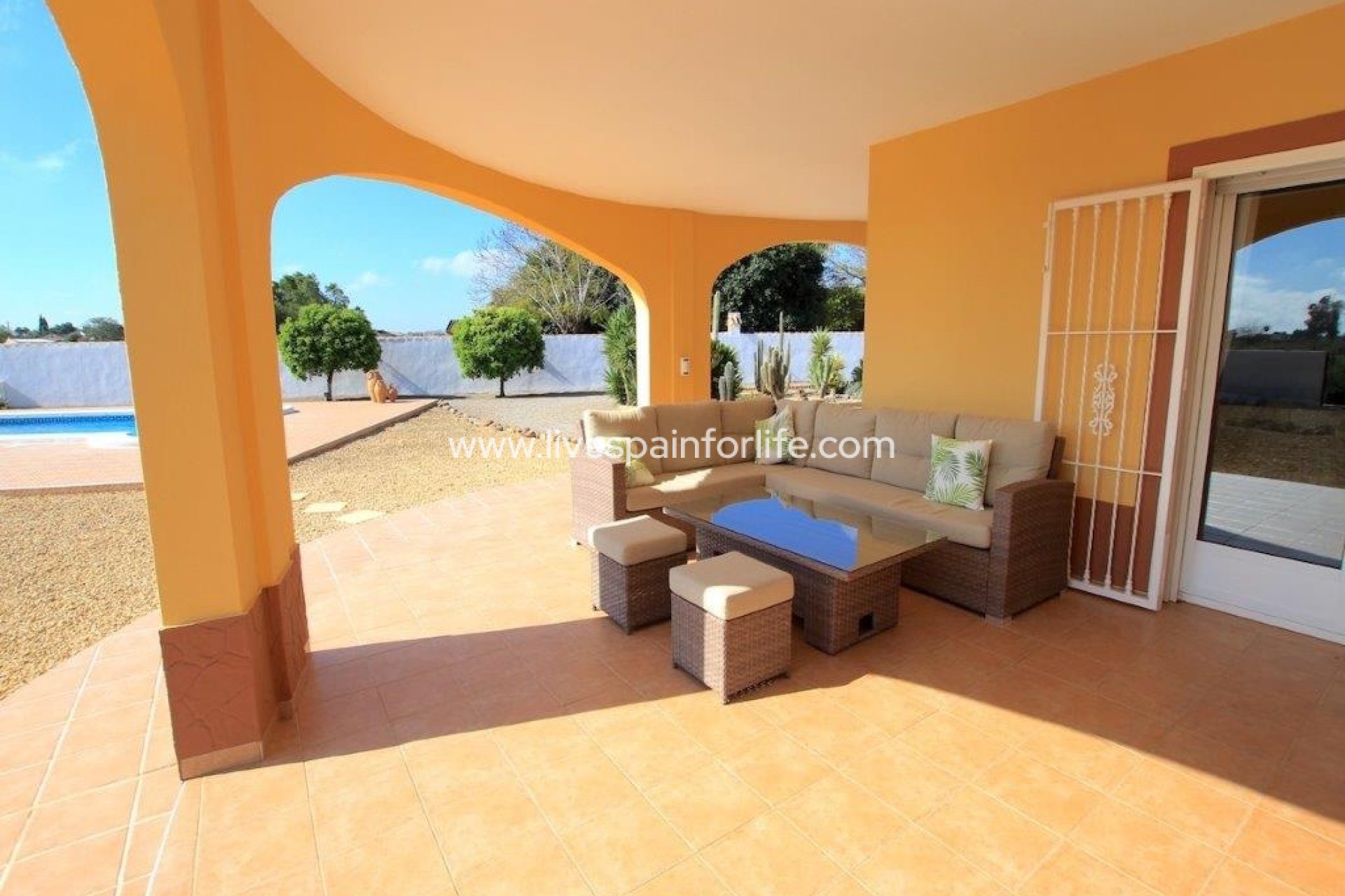 Resale - Country Property -
Dolores