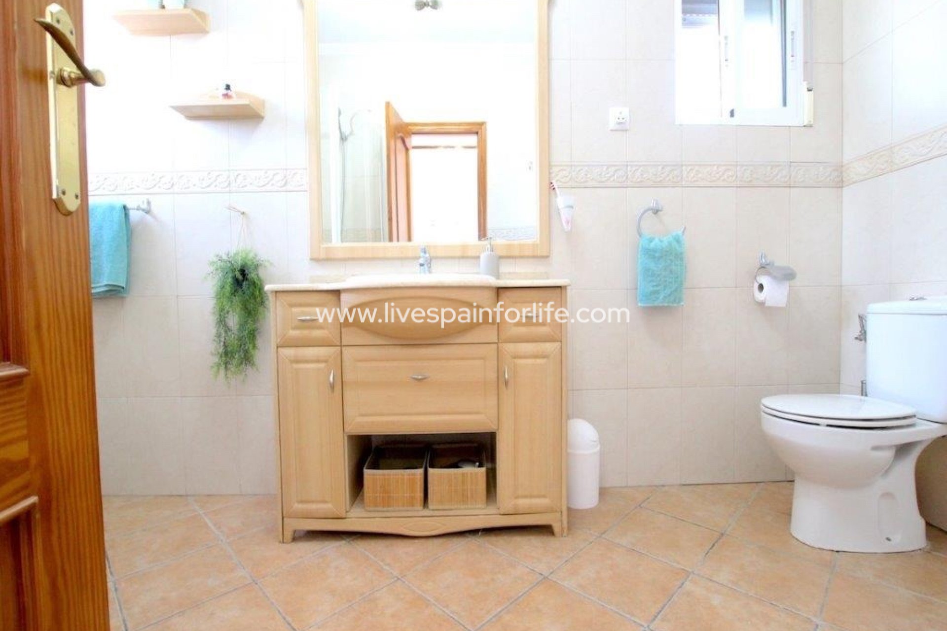 Resale - Country Property -
Dolores