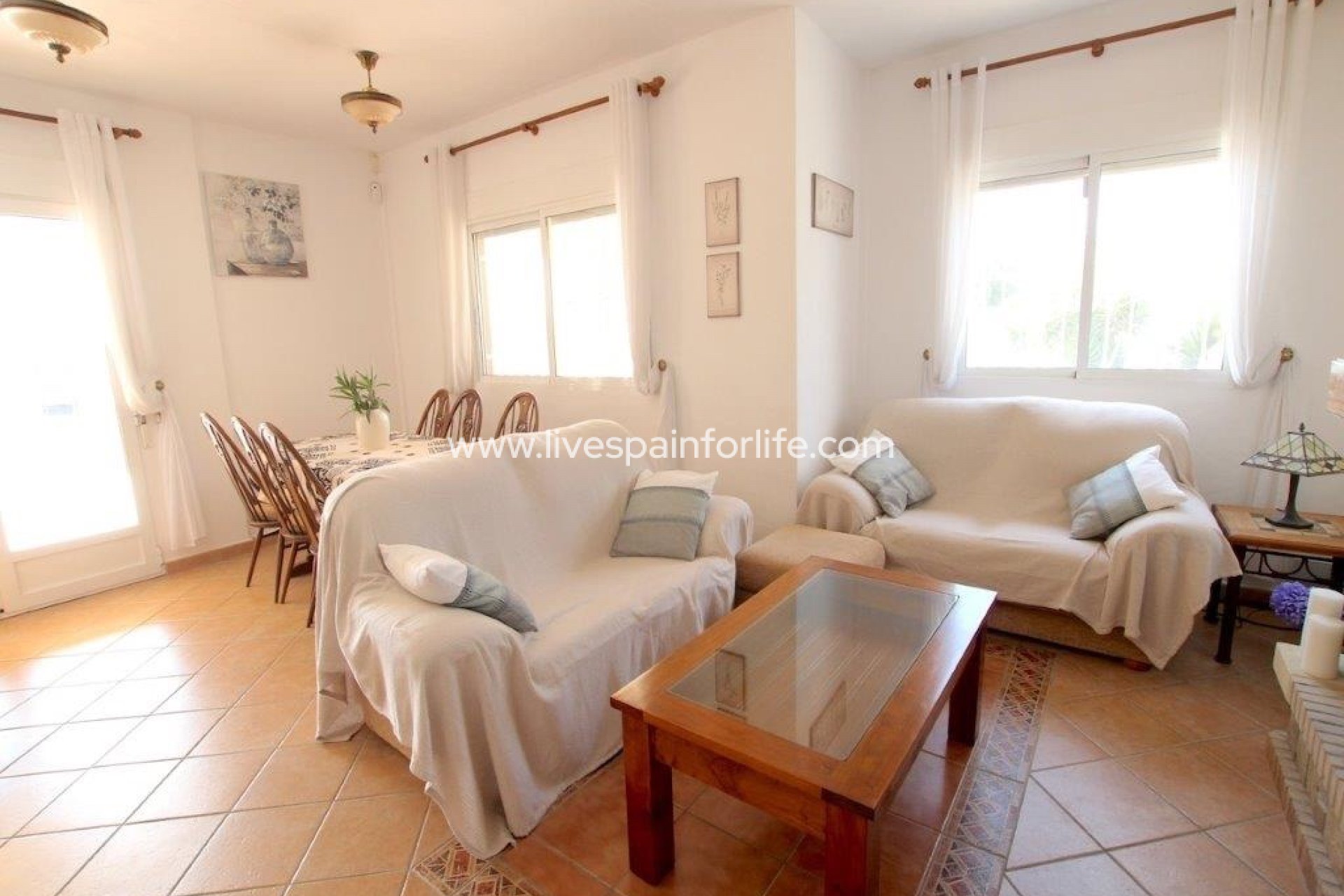 Resale - Country Property -
Dolores
