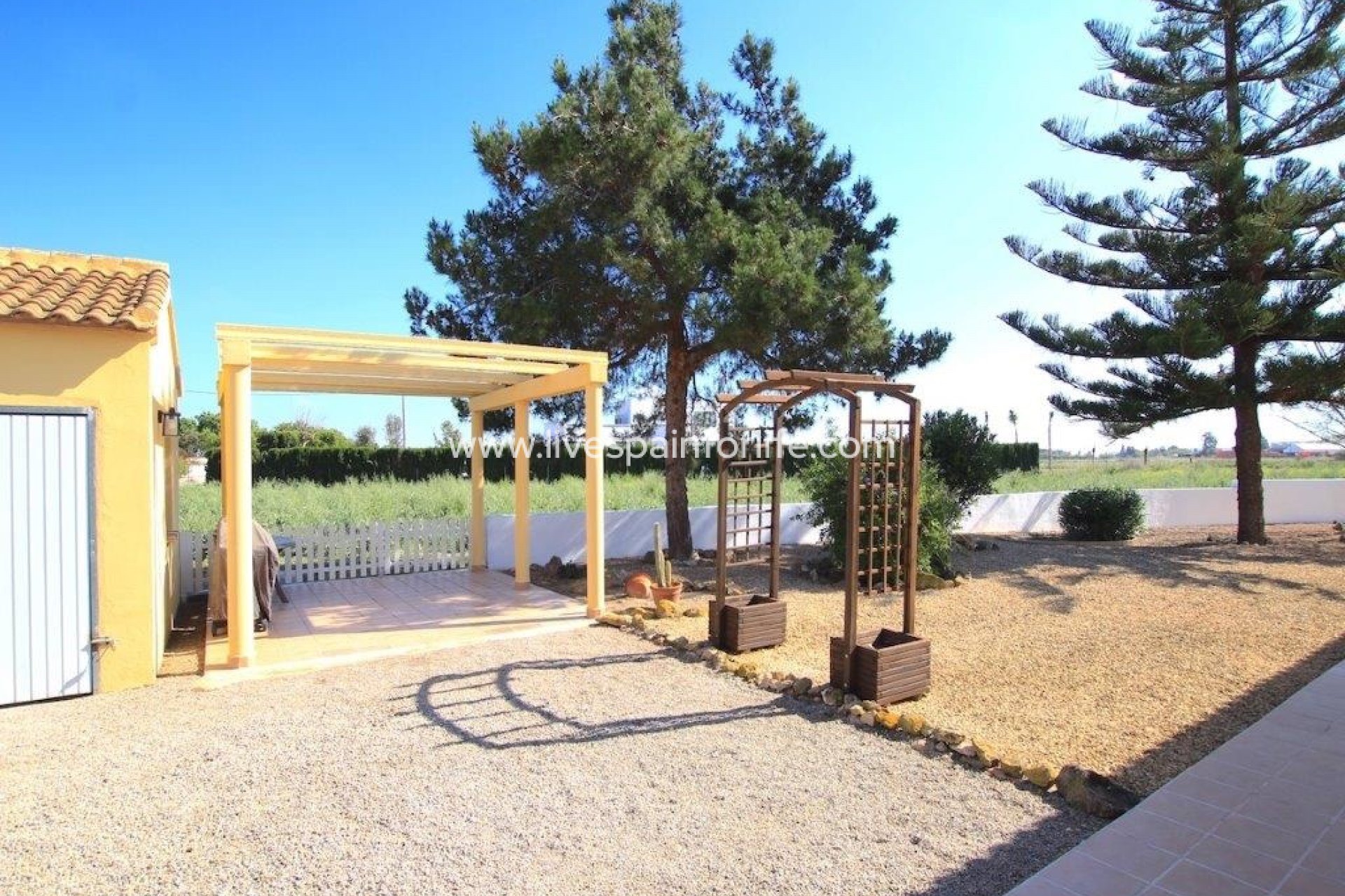 Resale - Country Property -
Dolores