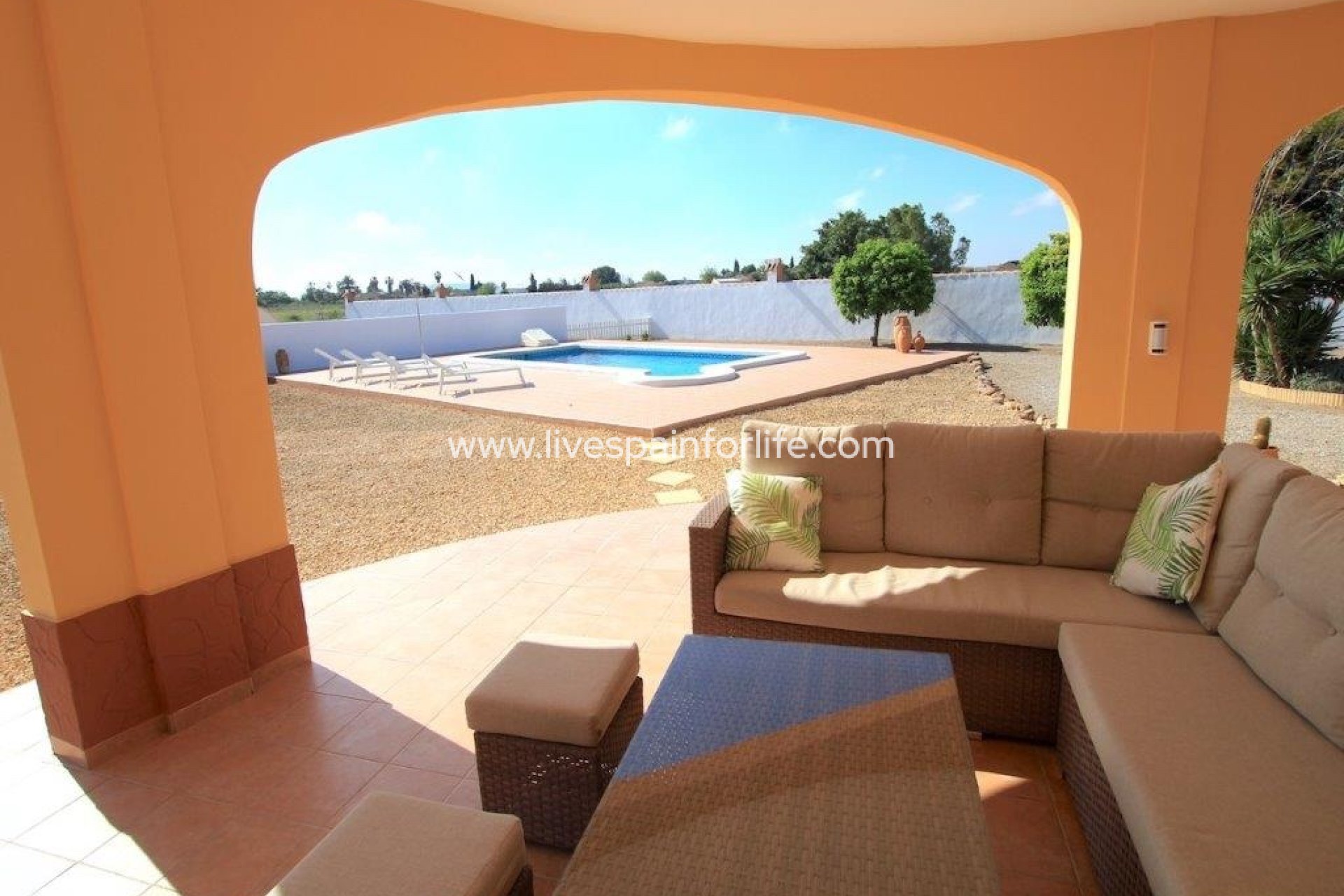 Resale - Country Property -
Dolores