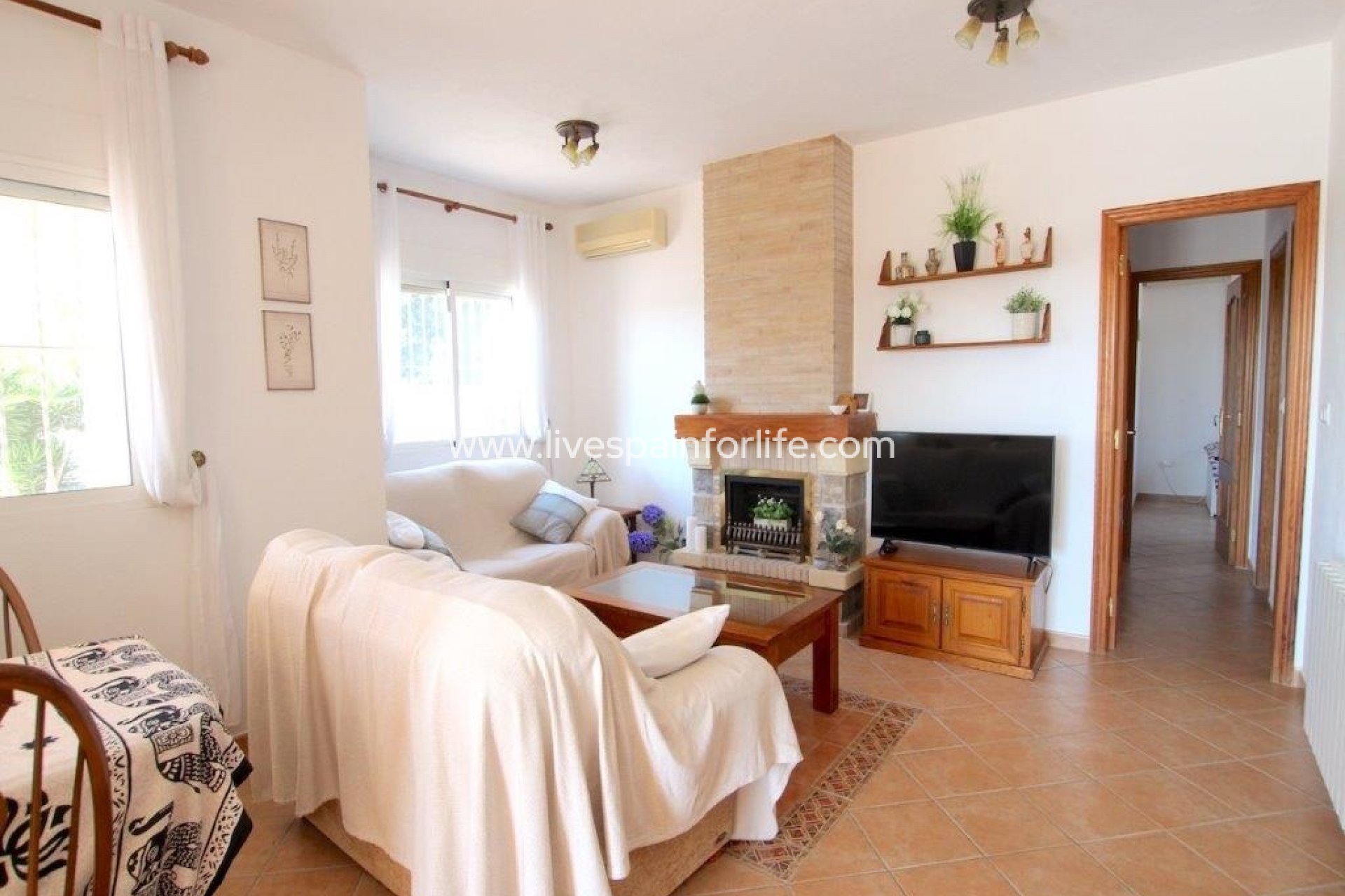 Resale - Country Property -
Dolores