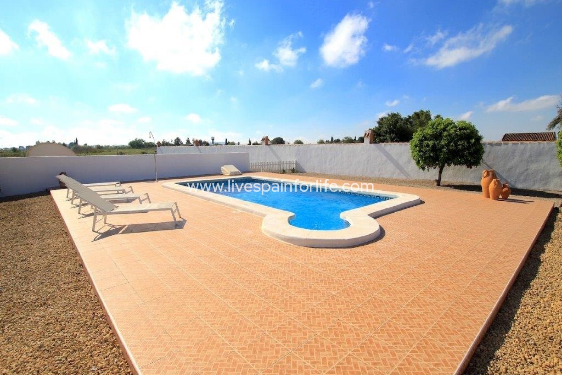 Resale - Country Property -
Dolores