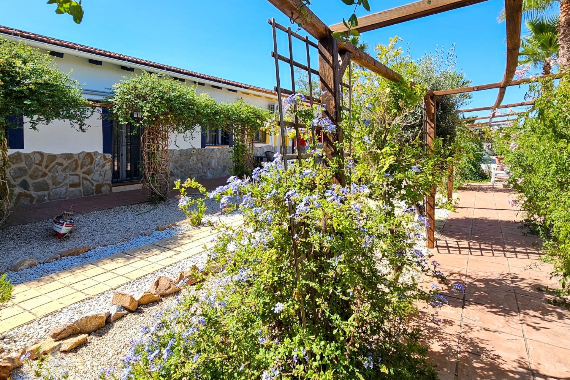 Resale - Country Property -
El Realengo