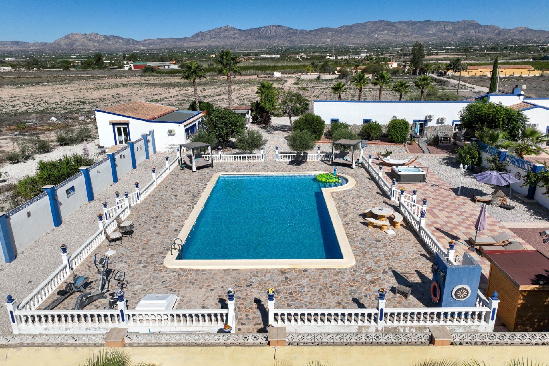 Resale - Country Property -
El Realengo