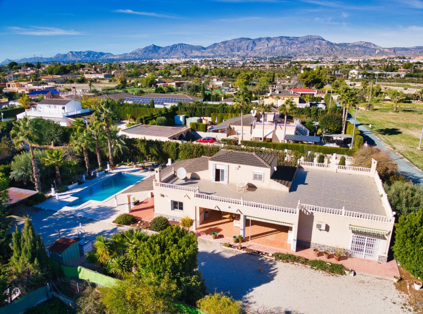 Resale - Country Property -
Elche