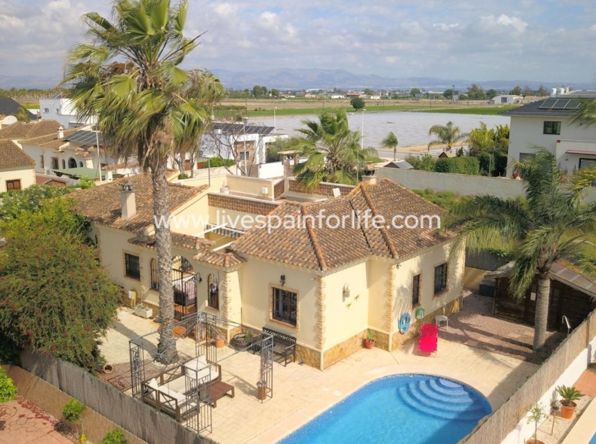 Resale - Country Property -
Formentera Del Segura