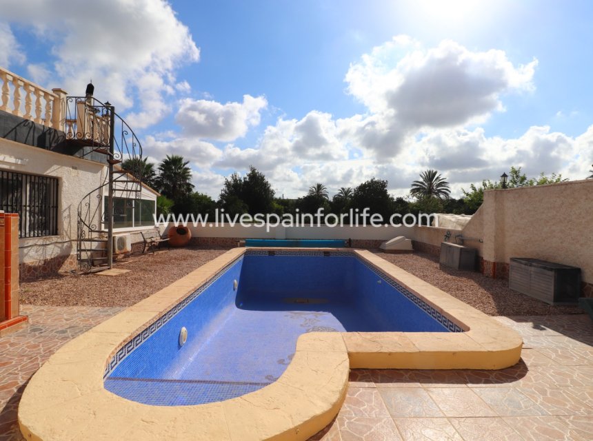 Resale - Country Property -
Heredades