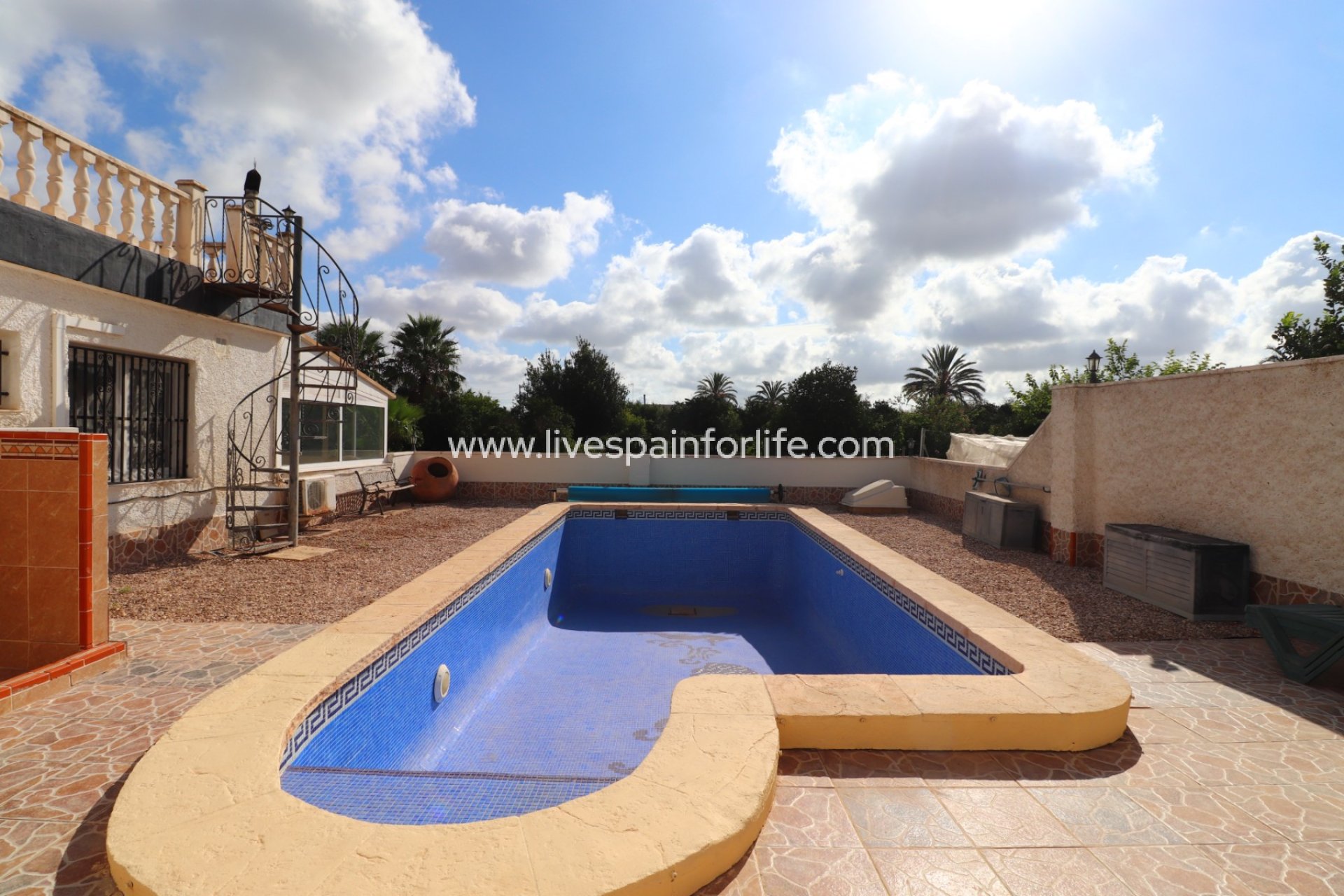 Resale - Country Property -
Heredades