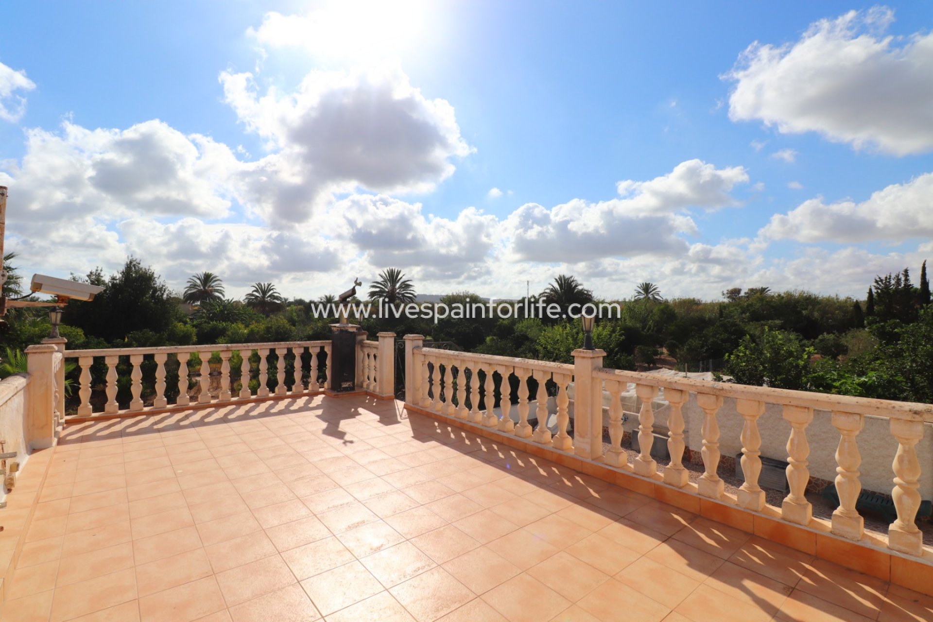 Resale - Country Property -
Heredades
