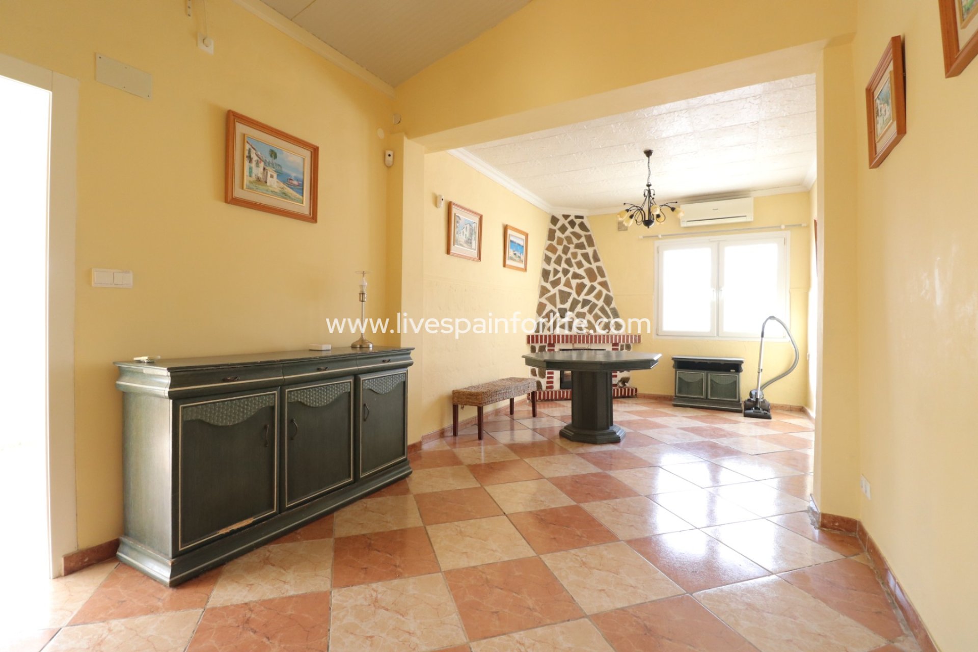 Resale - Country Property -
Heredades
