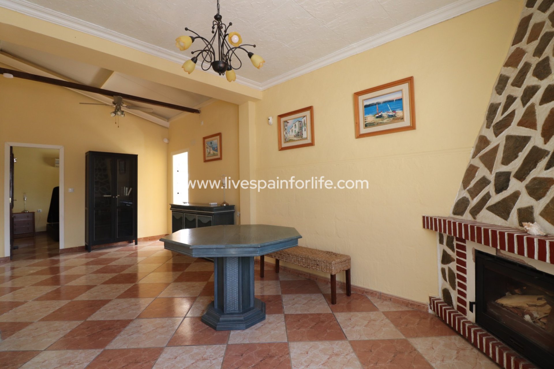 Resale - Country Property -
Heredades
