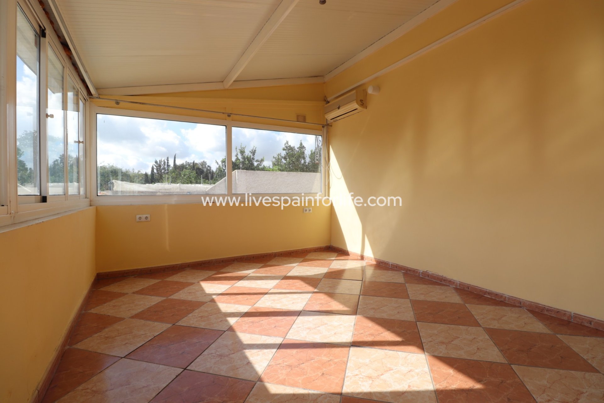 Resale - Country Property -
Heredades