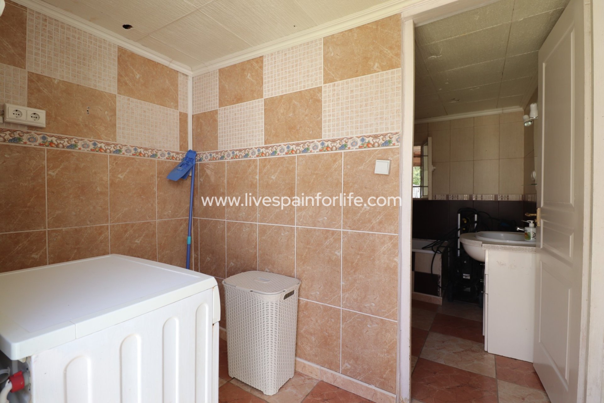 Resale - Country Property -
Heredades