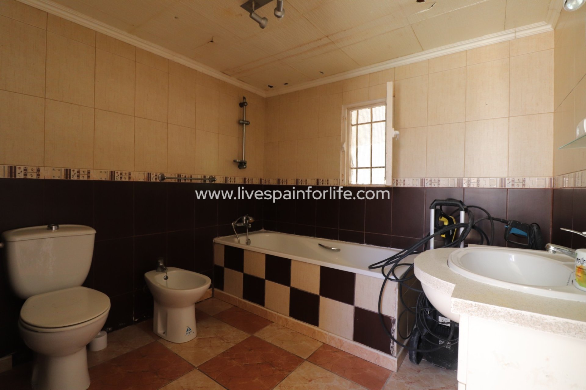 Resale - Country Property -
Heredades