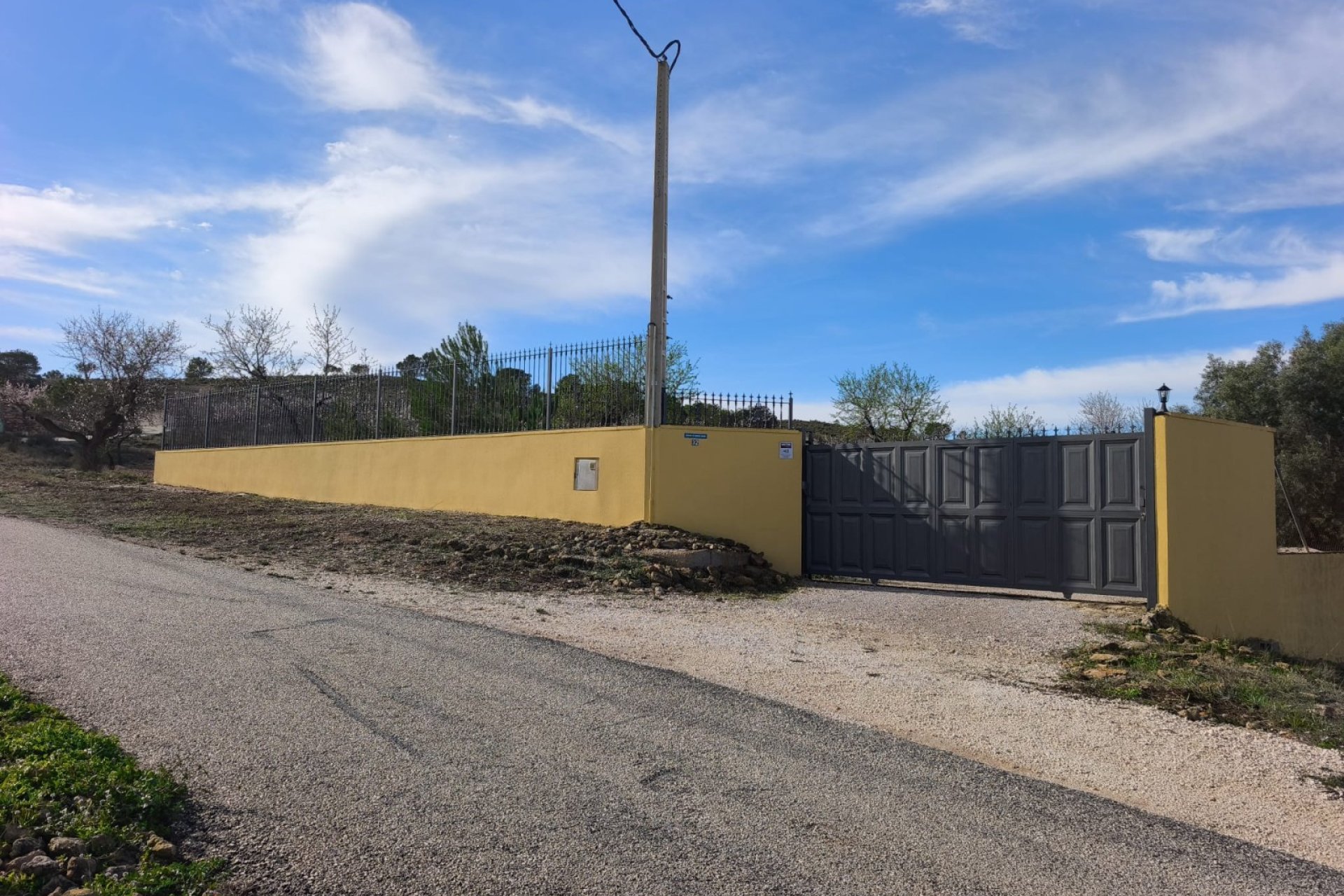 Resale - Country Property -
Hondon De Las Nieves - Hondon De Los Frailes