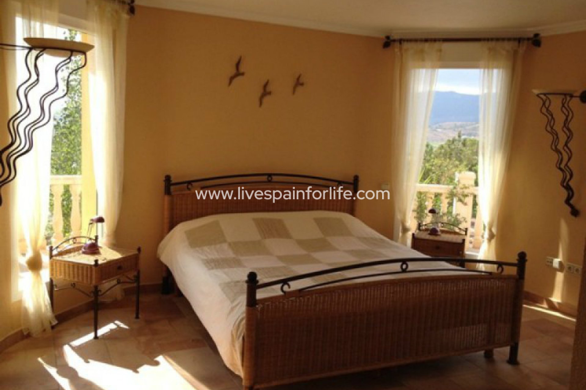 Resale - Country Property -
Hondon De Las Nieves