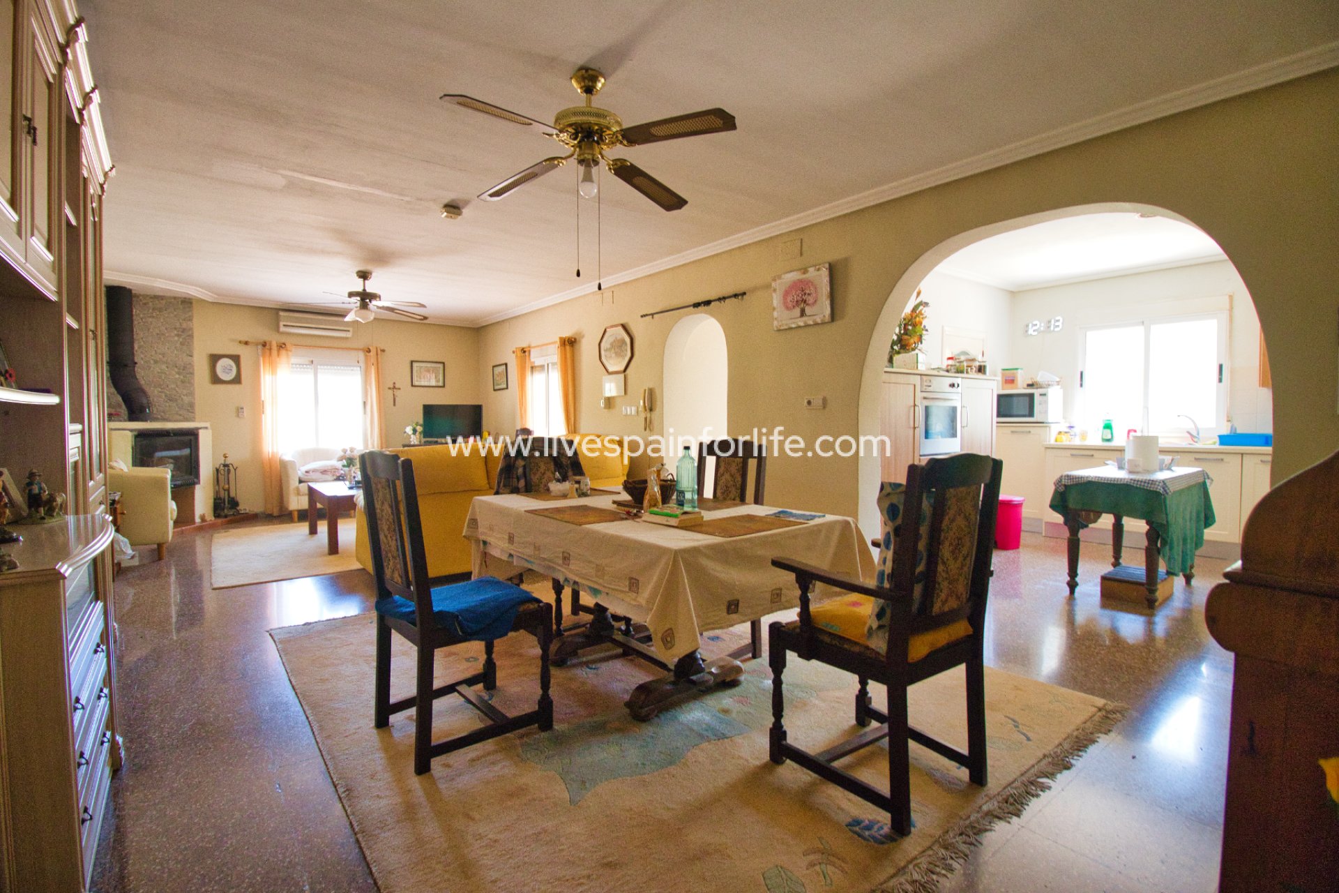 Resale - Country Property -
Hondon De Las Nieves