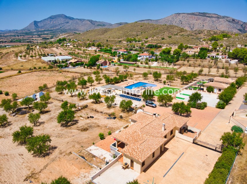 Resale - Country Property -
Hondon De Las Nieves