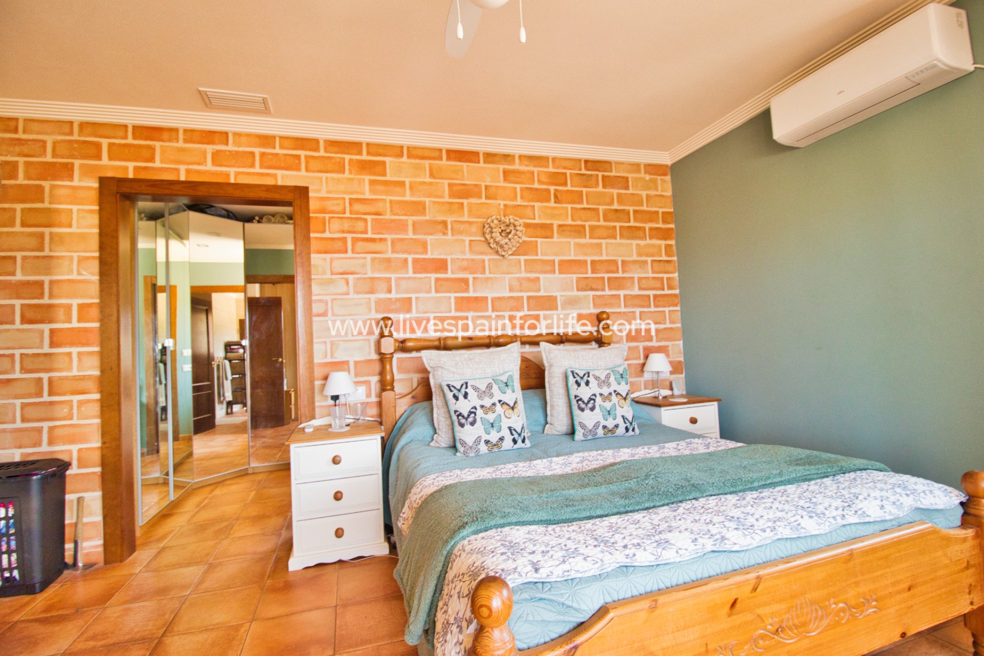 Resale - Country Property -
Hondon De Las Nieves